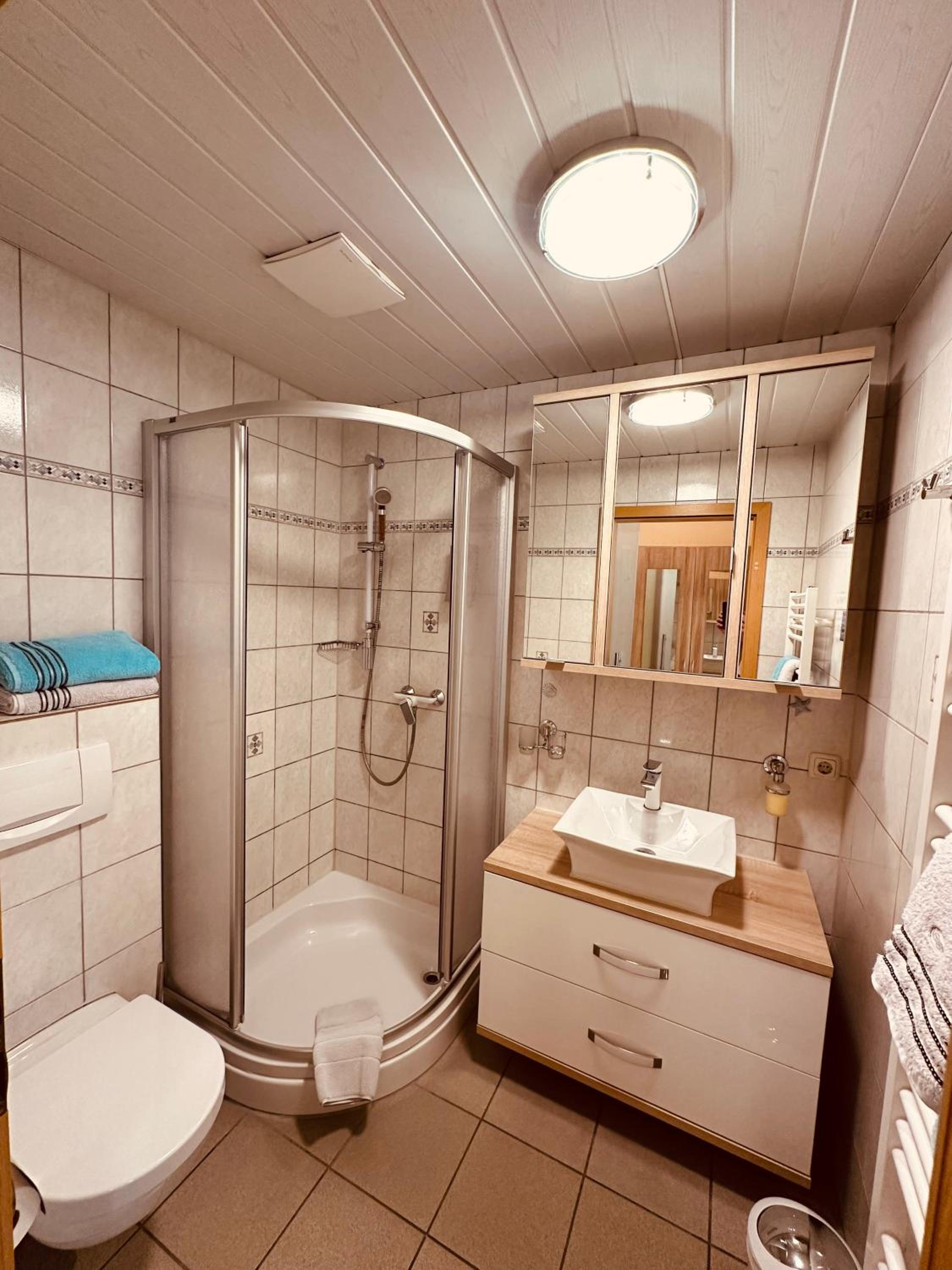 Budget Double Room - Photo 2