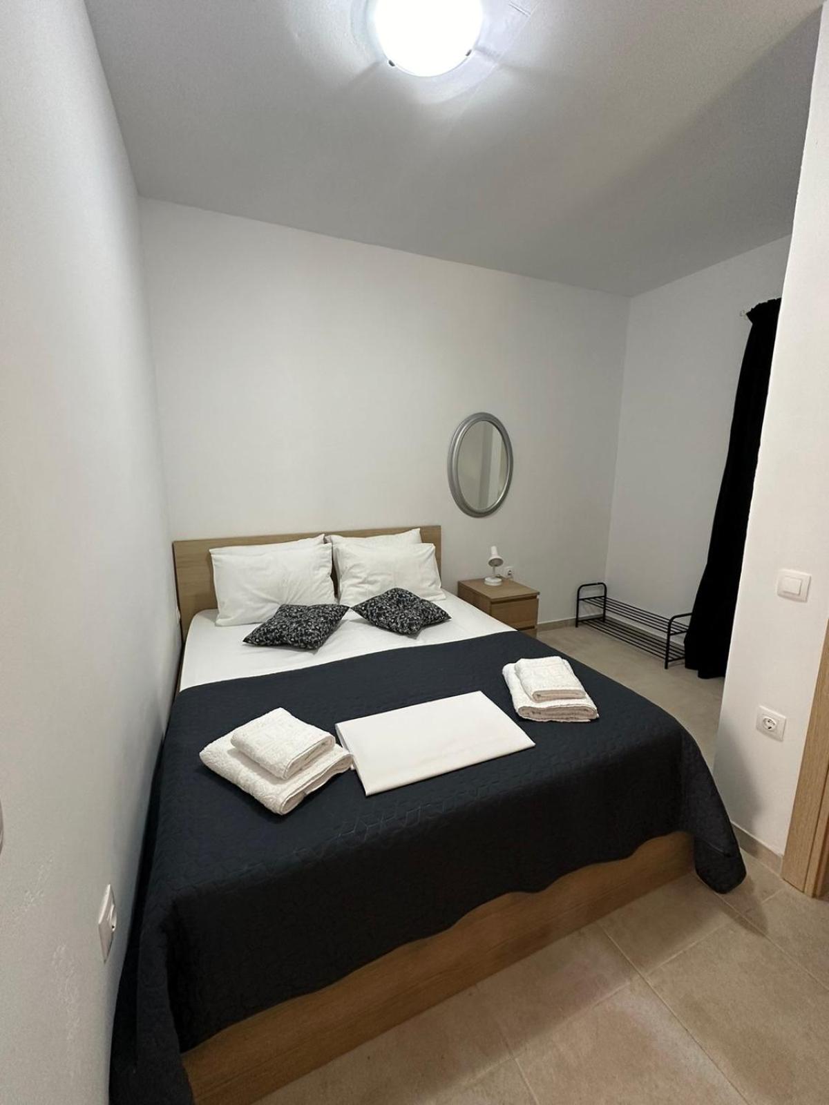 One-Bedroom House photo 2