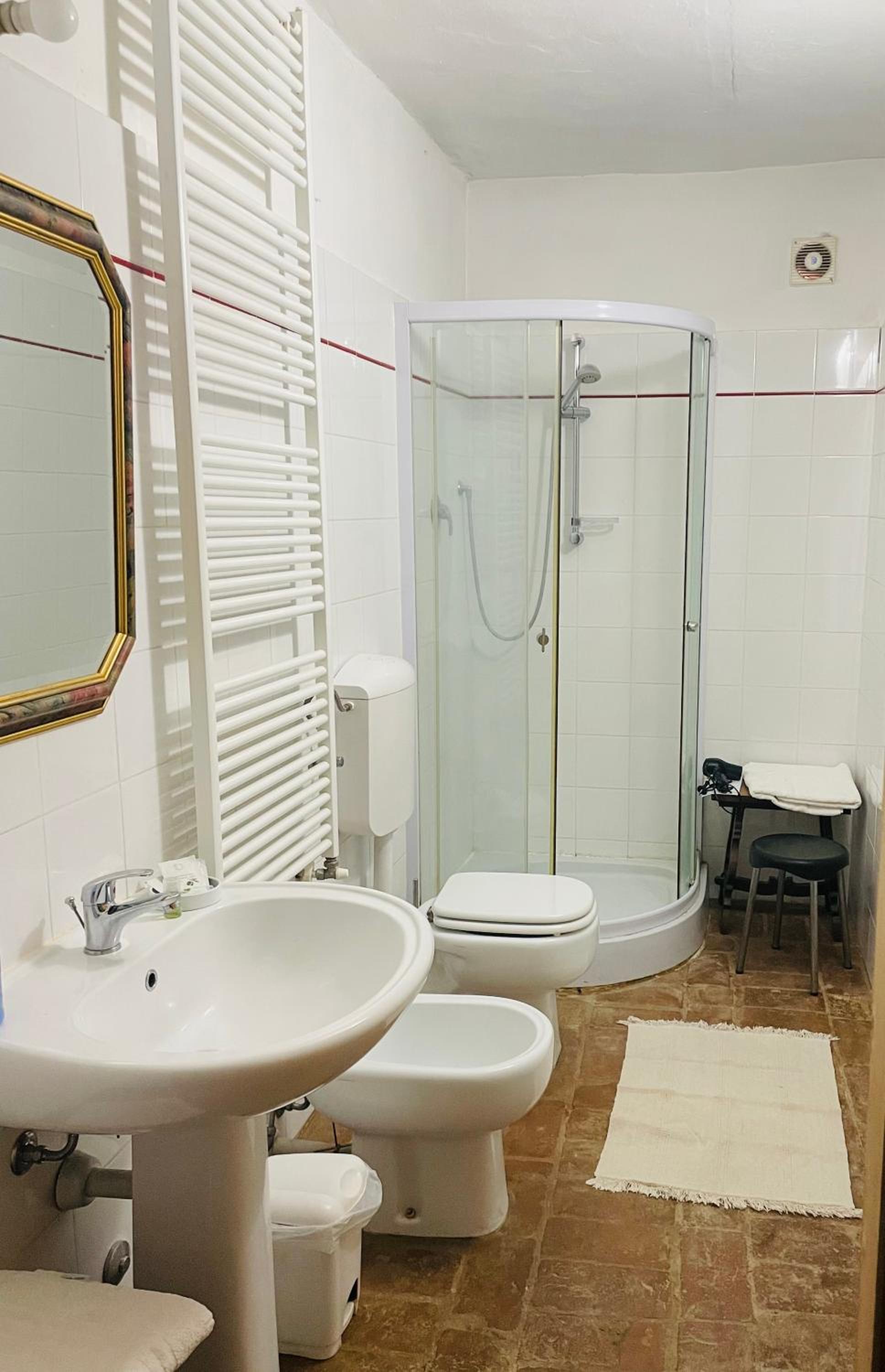 Double Room with Extra Bed - Photo 8