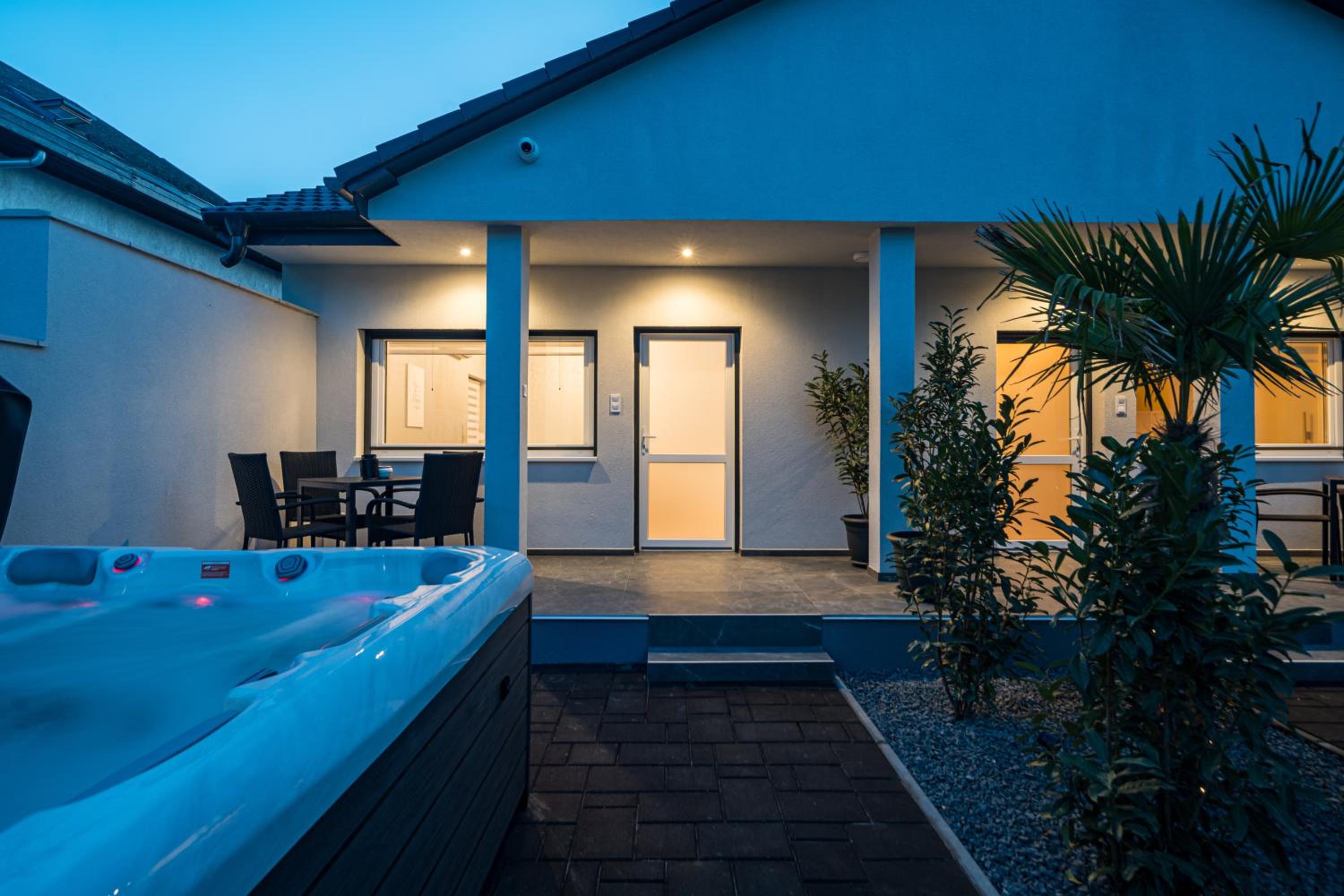 One-Bedroom Apartment with Spa Bath photo 2