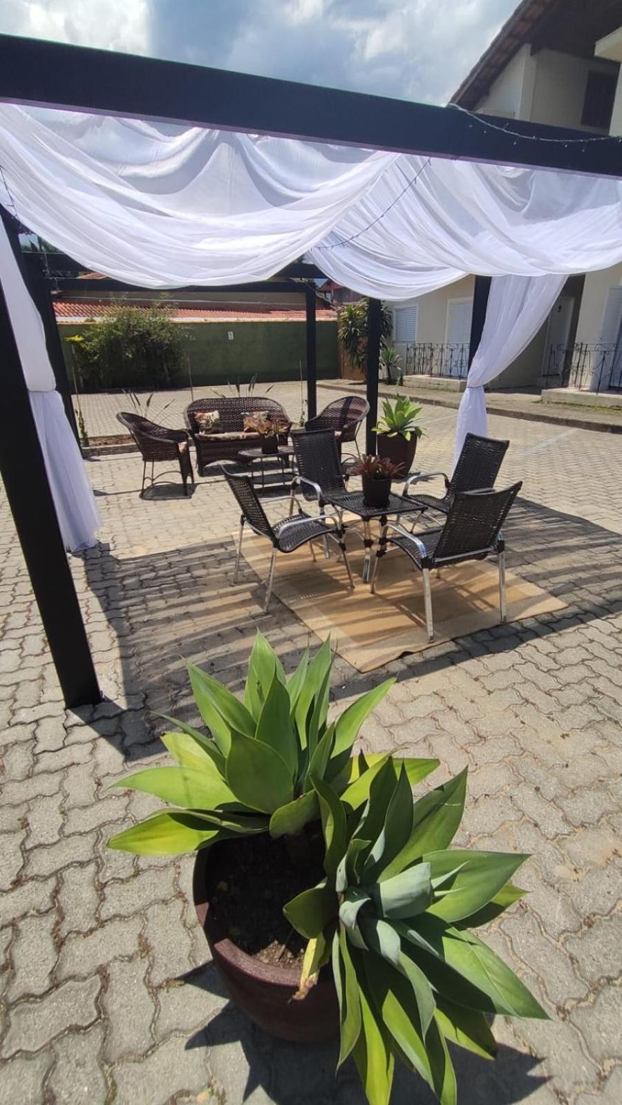 One-Bedroom Apartment with Garden View photo 2