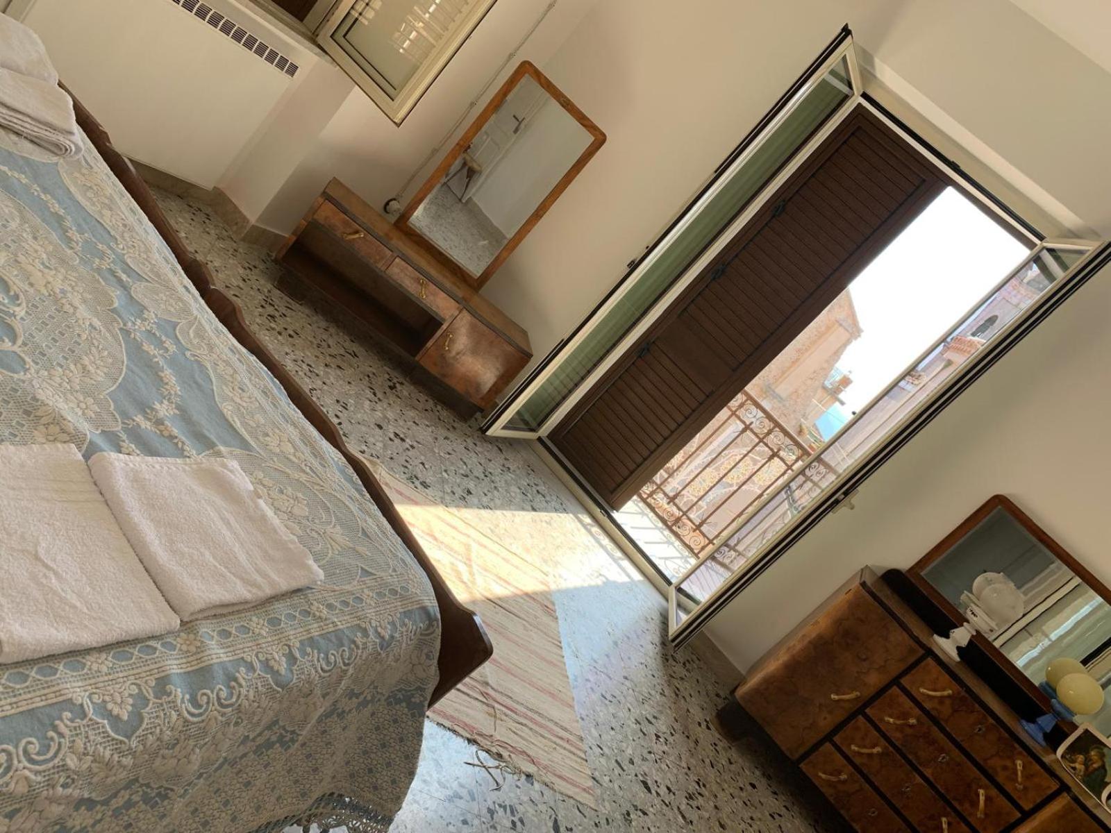 Deluxe Double Room with Sea View - Photo 31