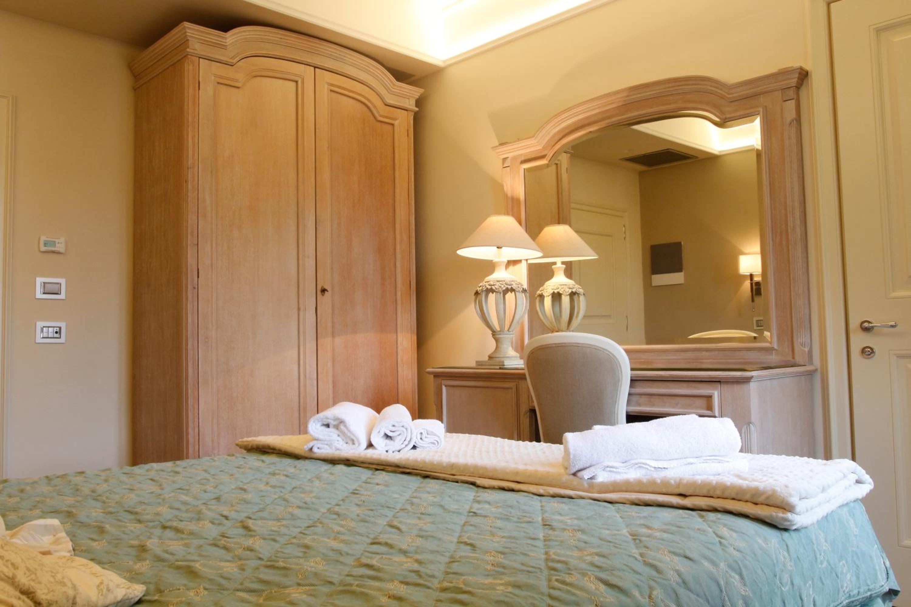 Double Room - Photo 6