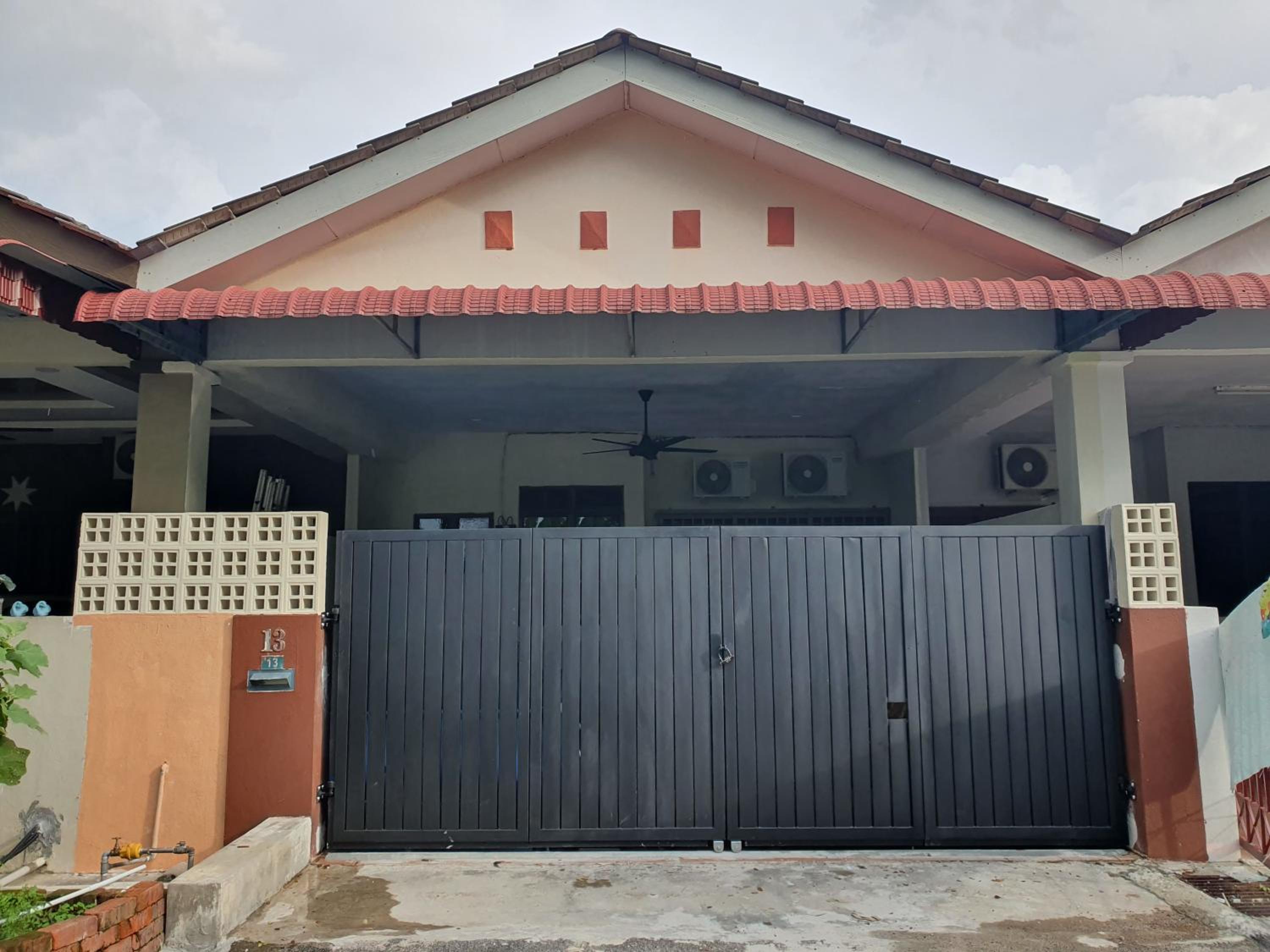 One-Bedroom House photo 1