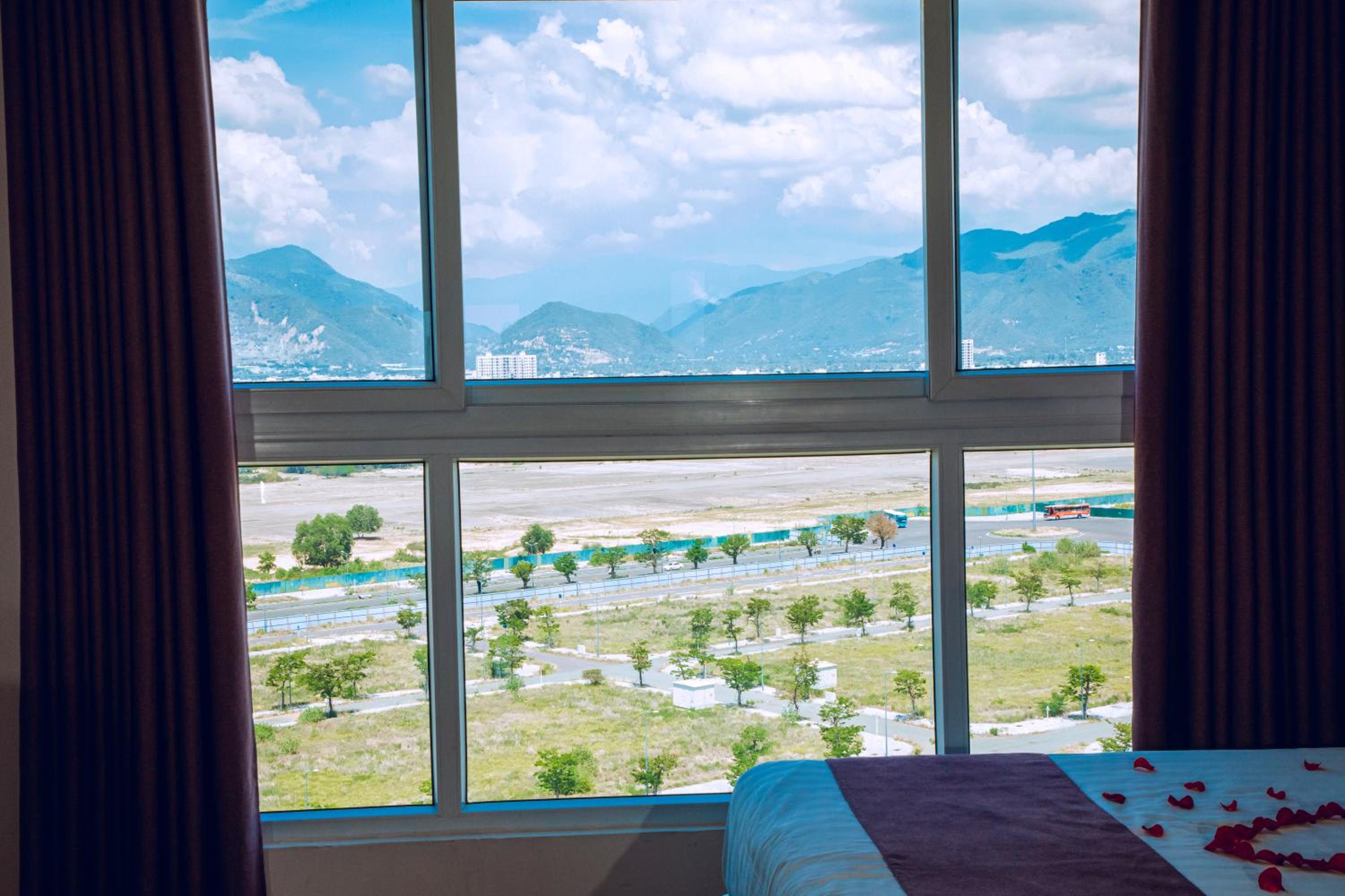 Triple Room with City View - Photo 13