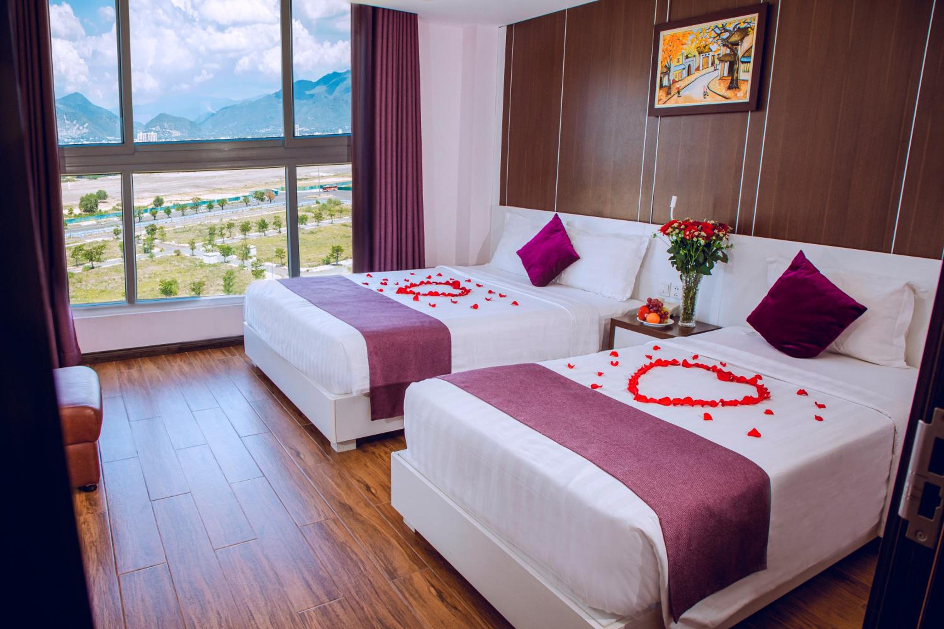 Triple Room with City View - Photo 11