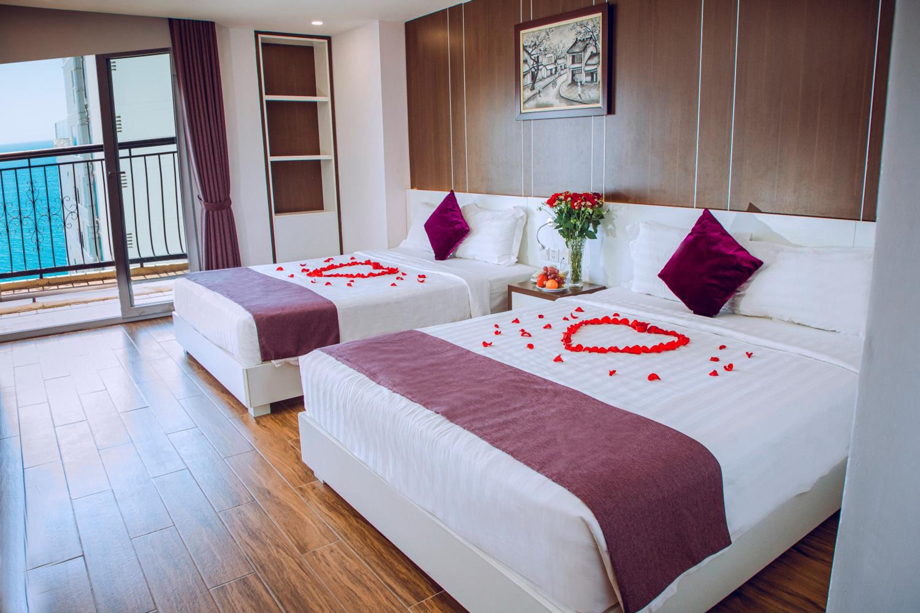 Family Room with Balcony - Photo 8