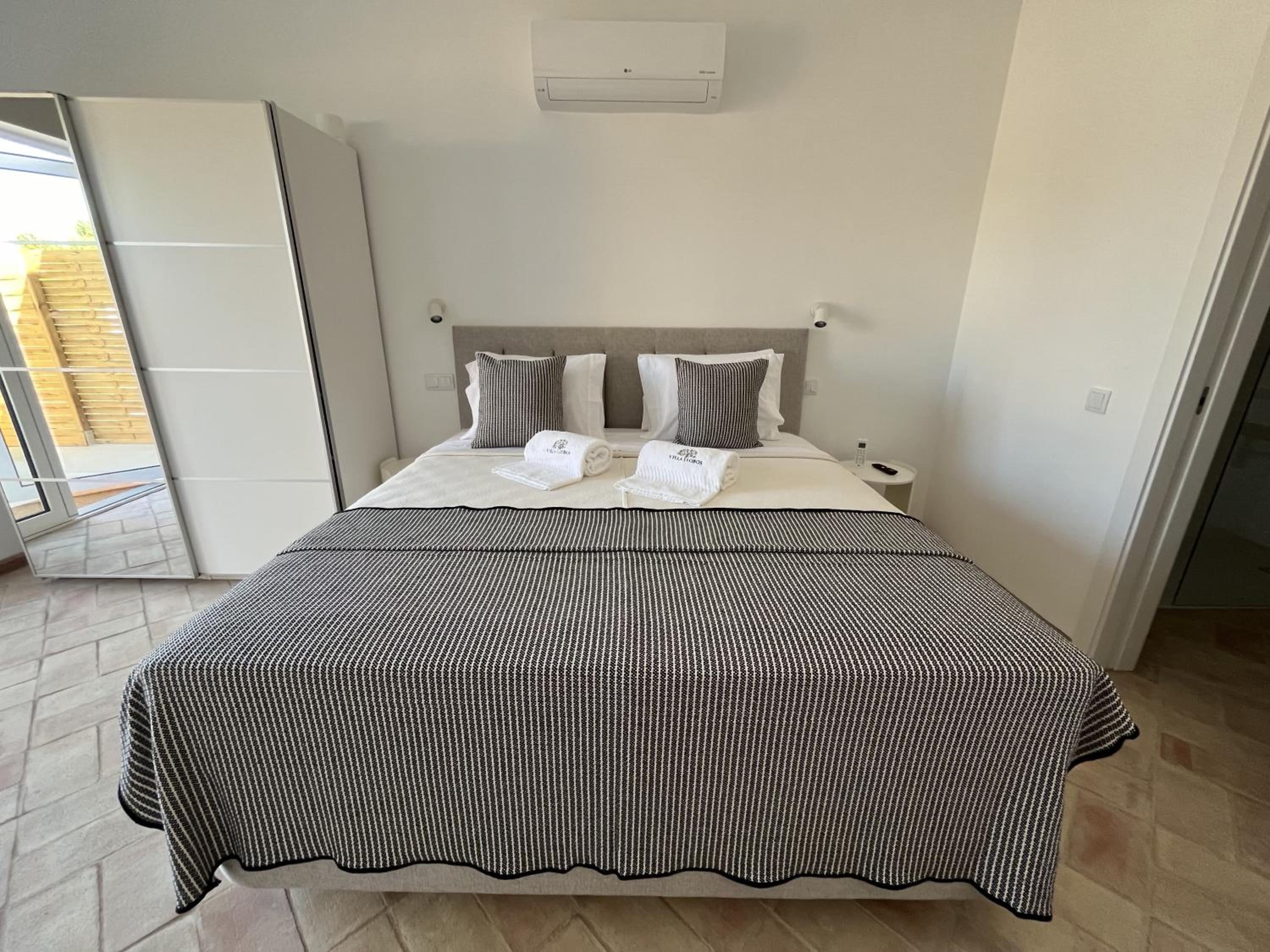 Deluxe Suite with Sea View