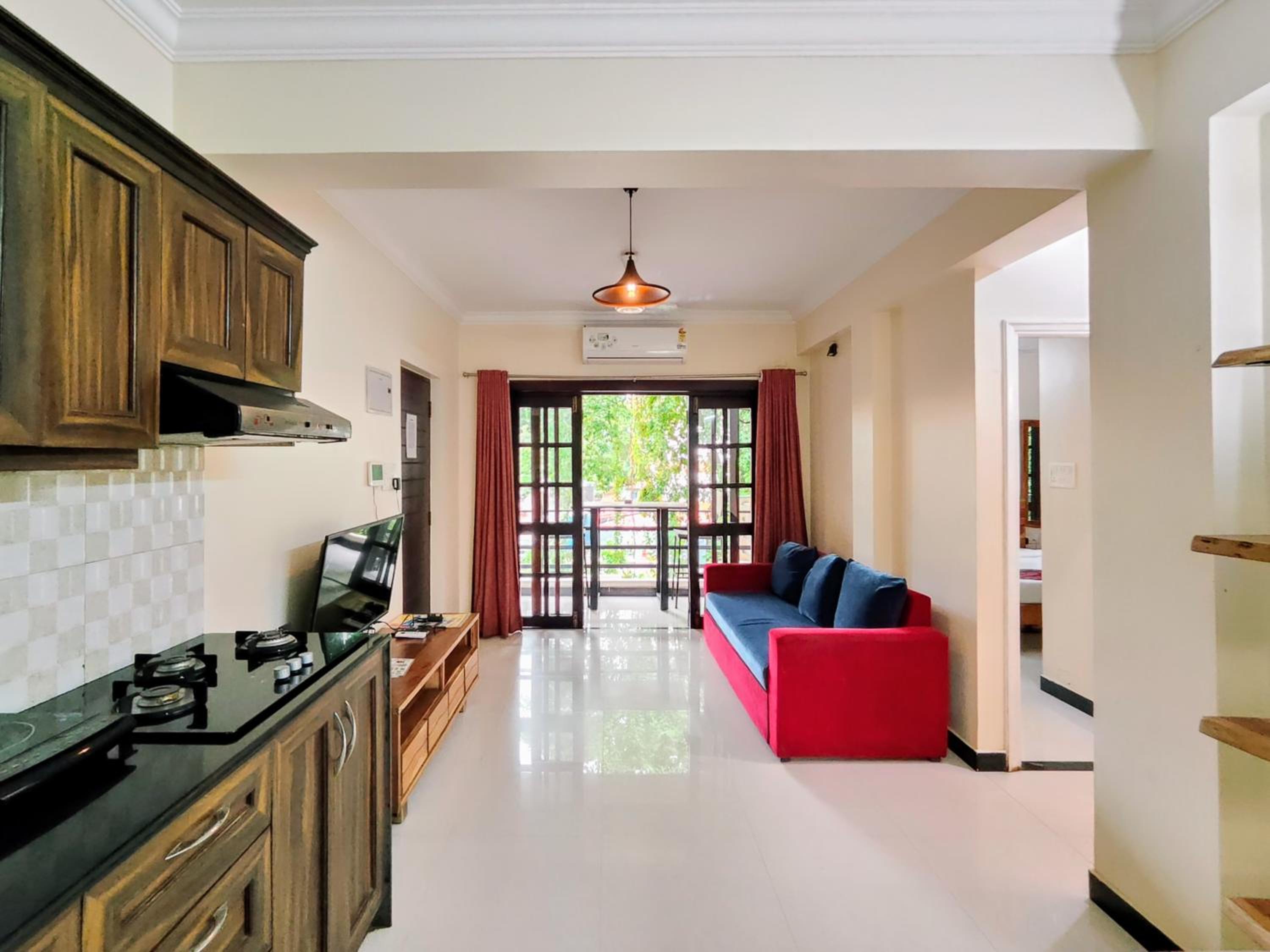 Two-Bedroom Apartment with Pool View photo 3