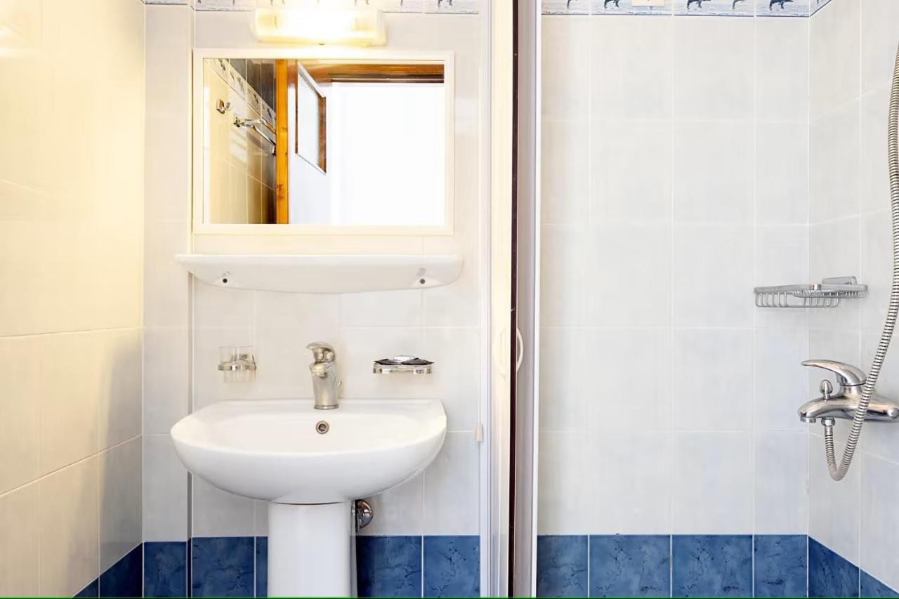 Budget Double or Twin Room photo 3