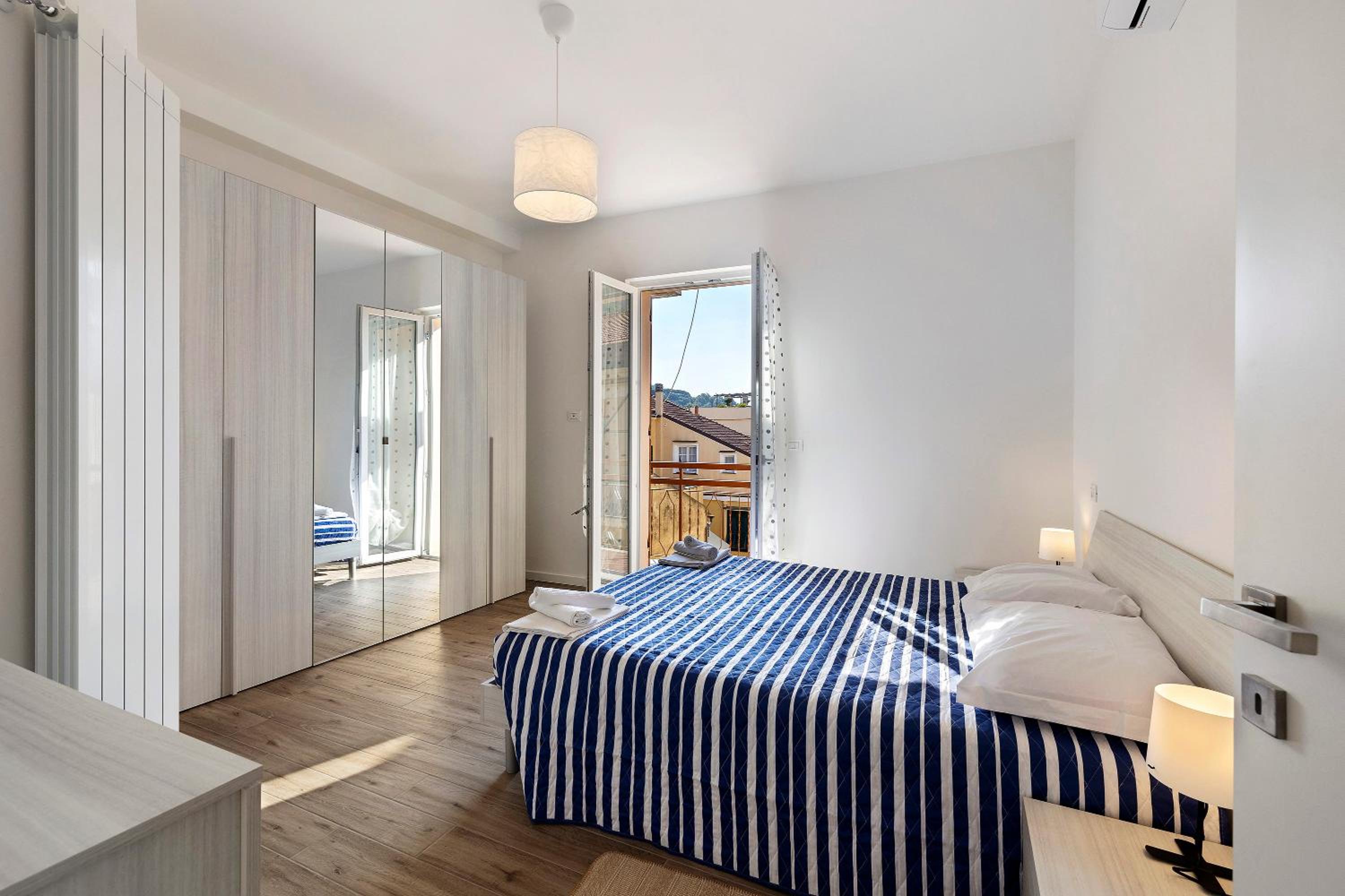 Two-Bedroom Deluxe Apartment with Balcony