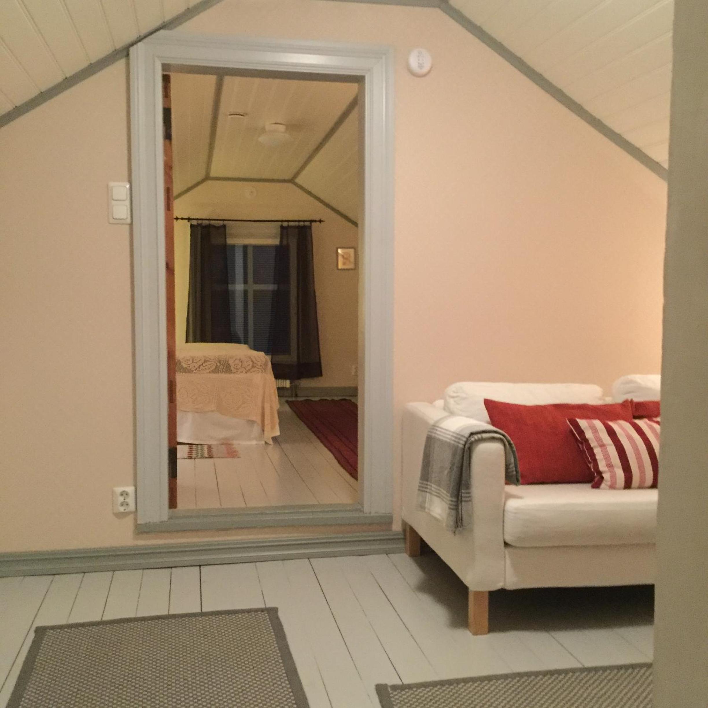 Three-Bedroom Villa - Photo 9