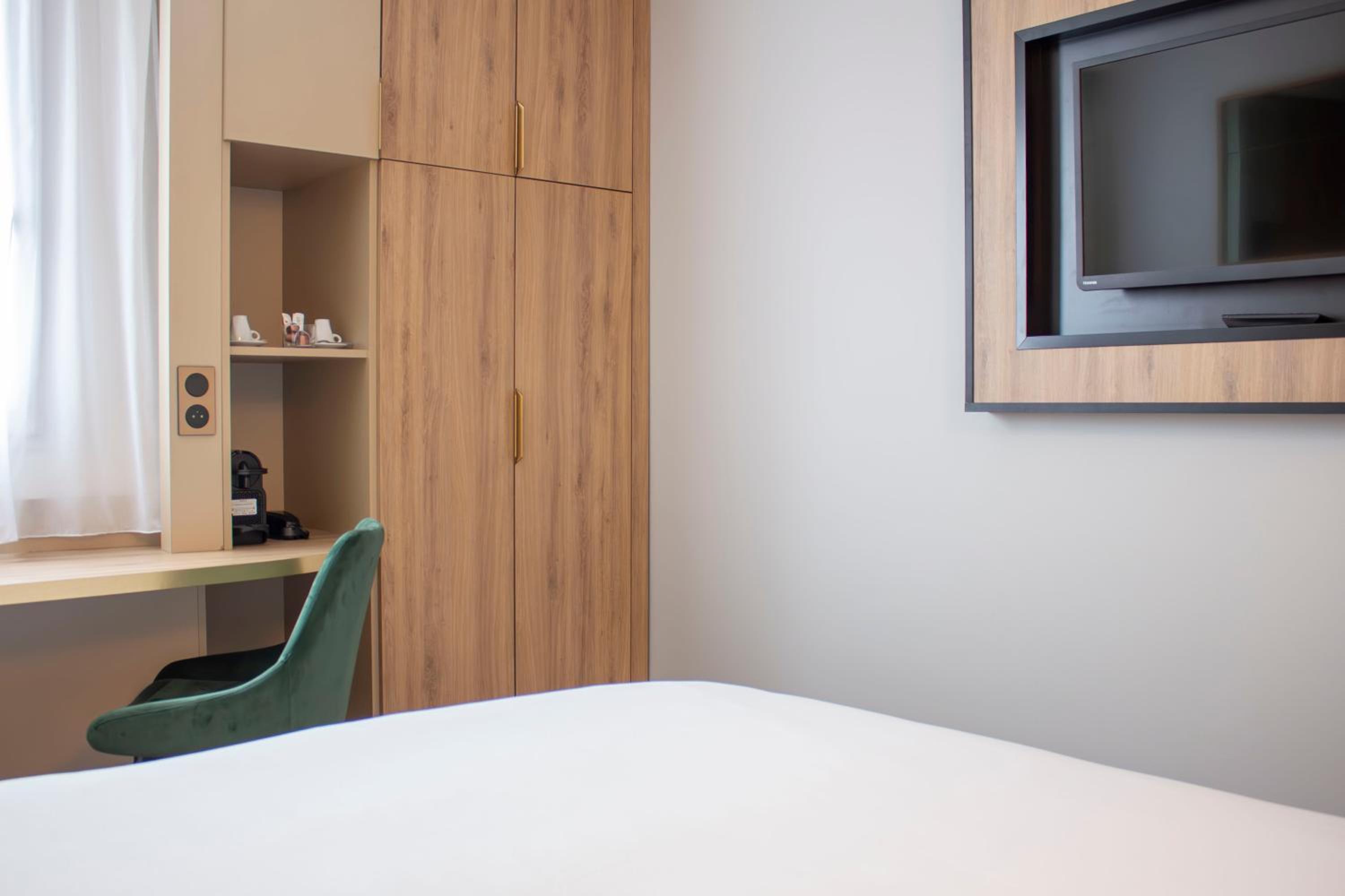 Double Room - Photo 2