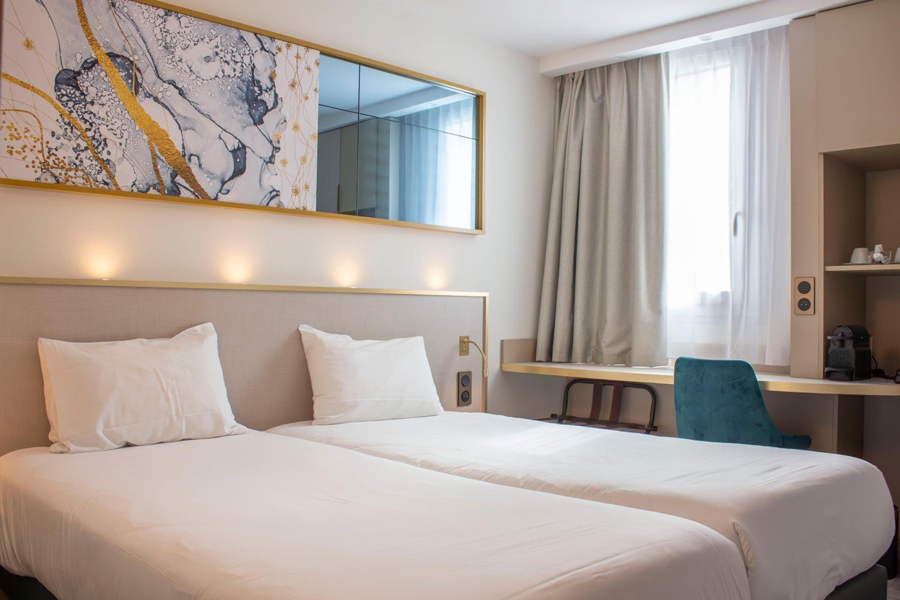 Twin Room - Photo 6