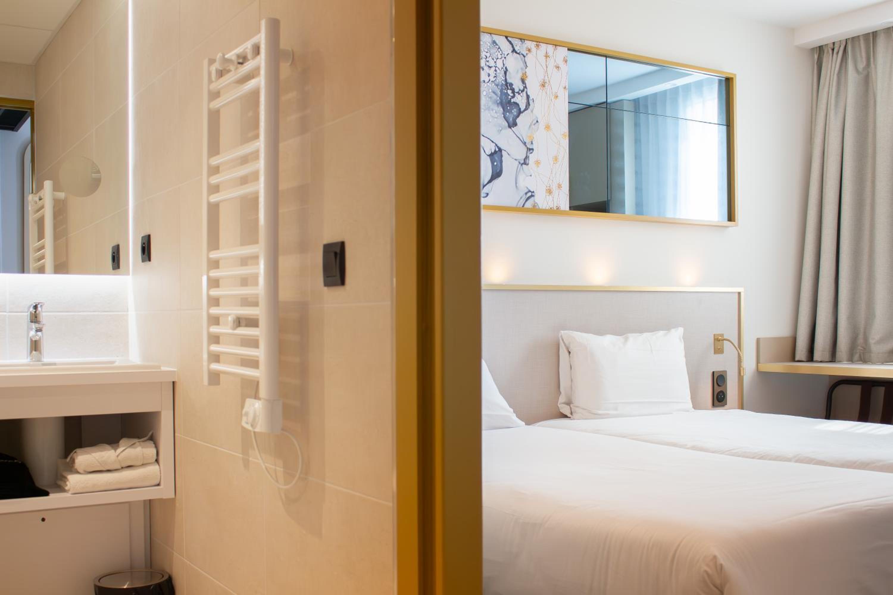 Twin Room - Photo 1