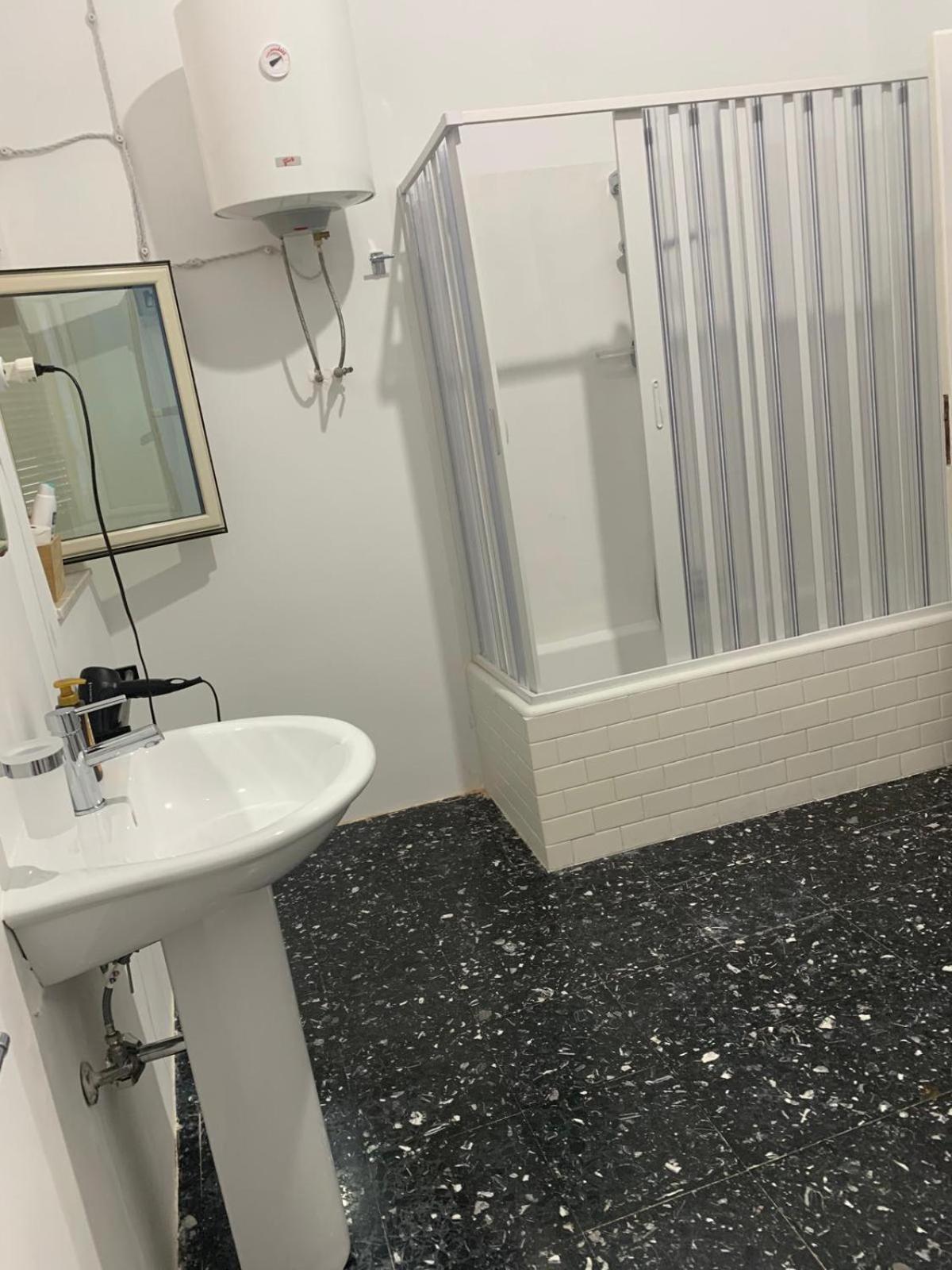 Deluxe Double Room with Sea View - Photo 6