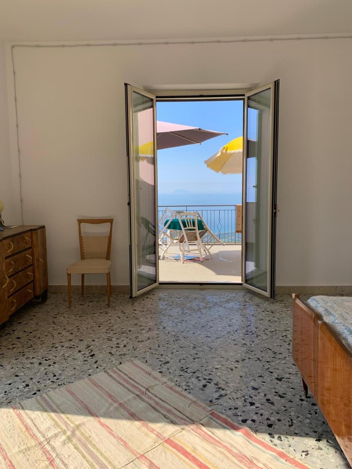 Deluxe Double Room with Sea View - Photo 9