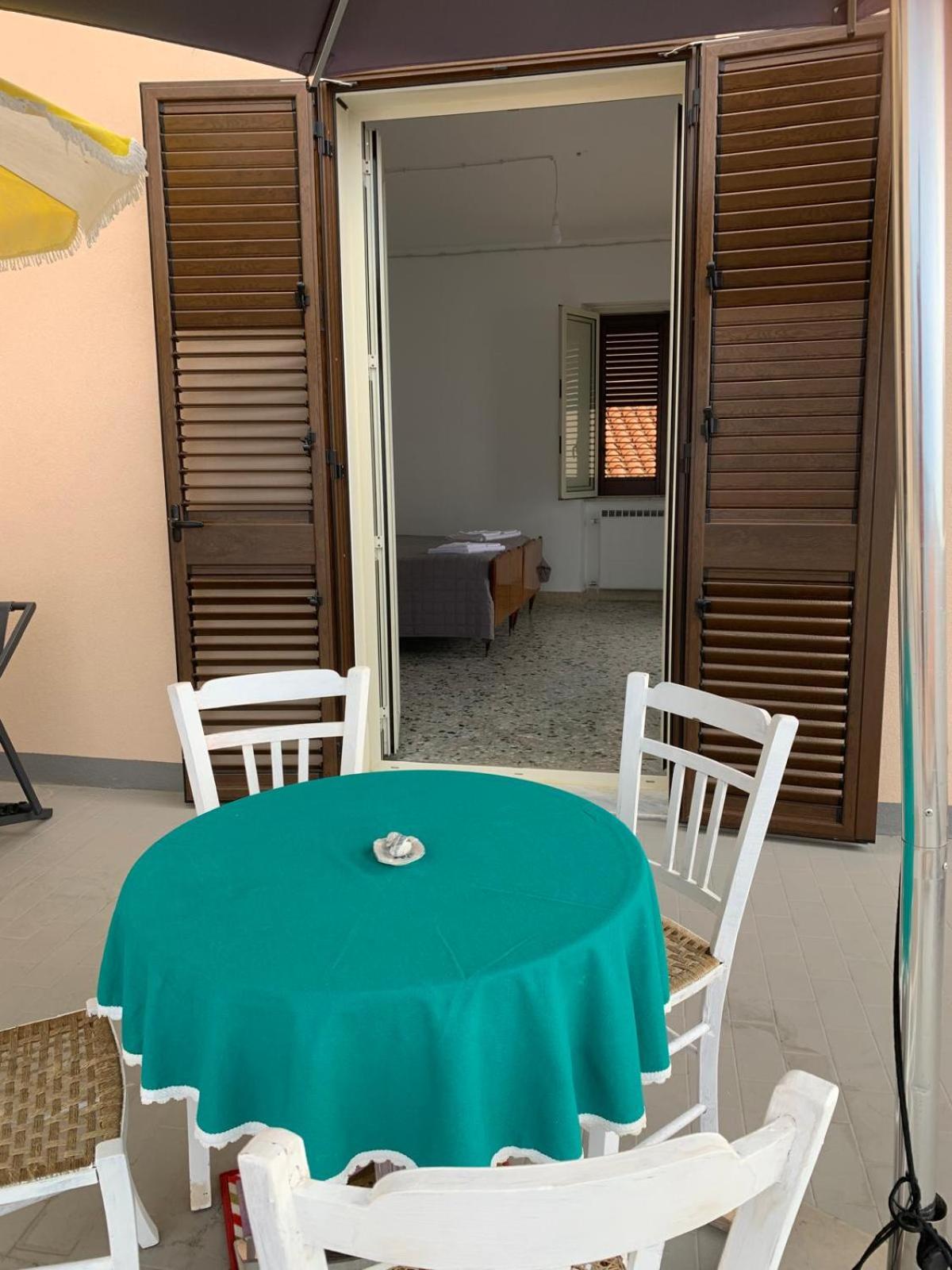 Deluxe Double Room with Sea View - Photo 10