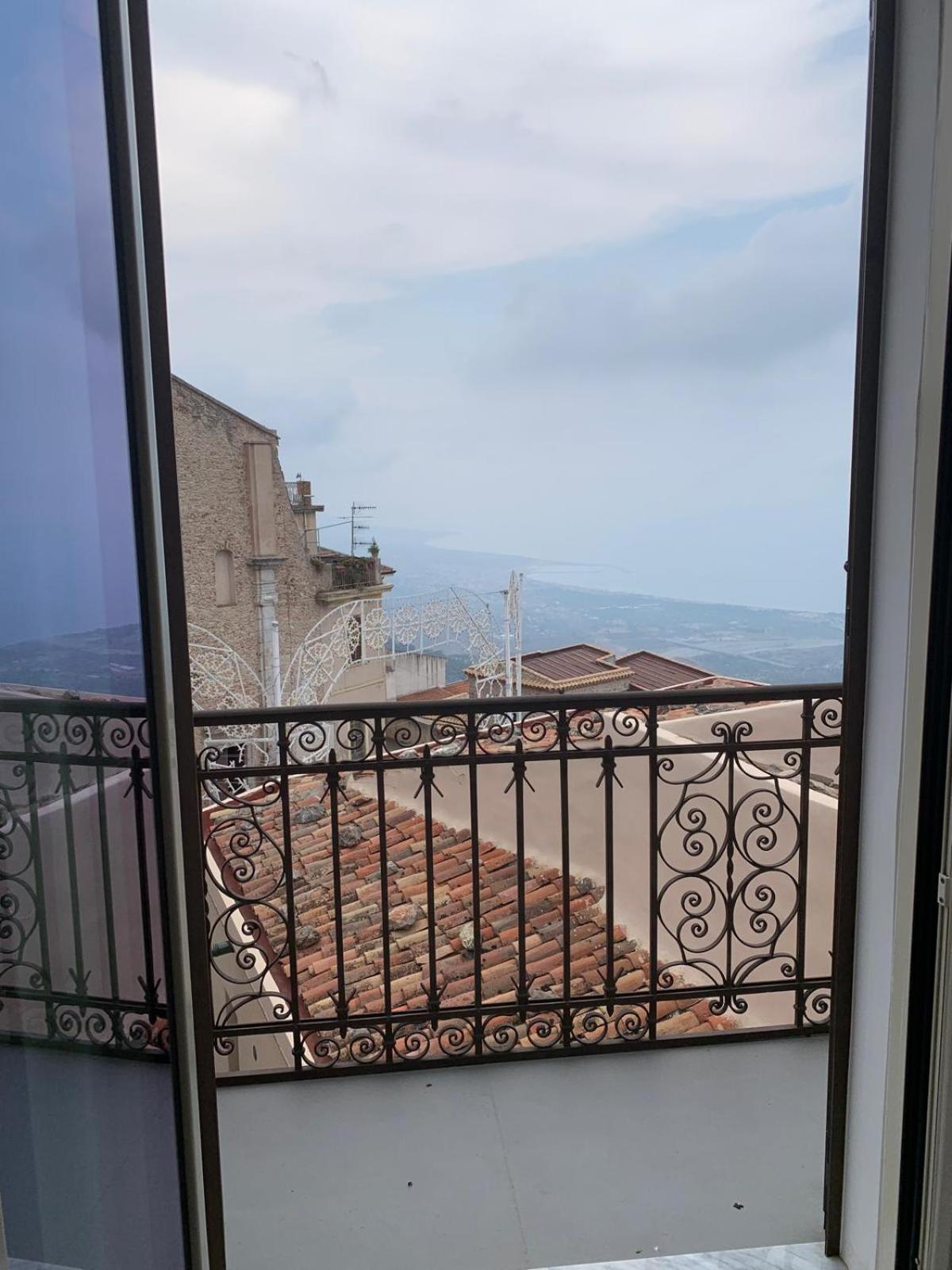 Deluxe Double Room with Sea View - Photo 26