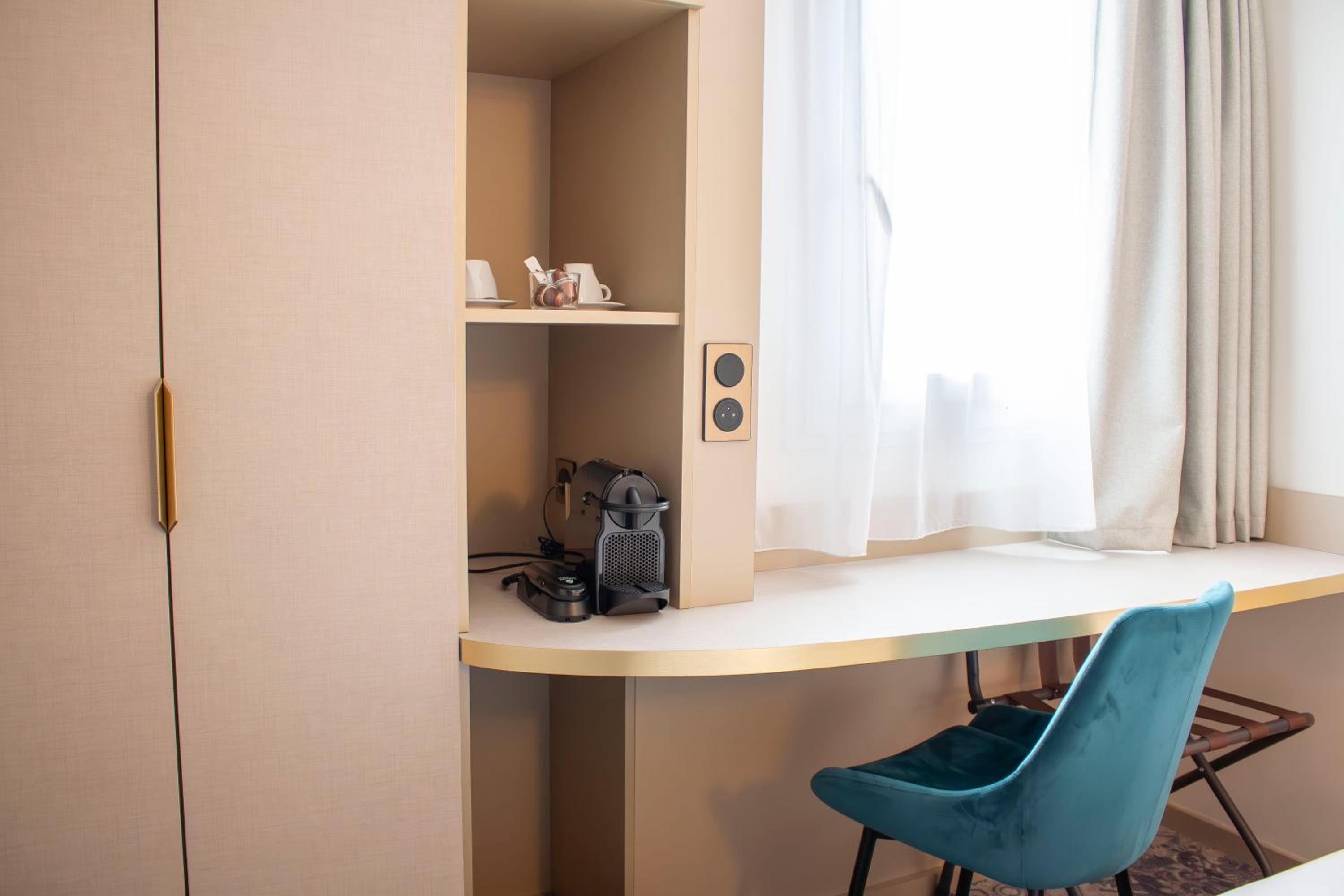Twin Room - Photo 3