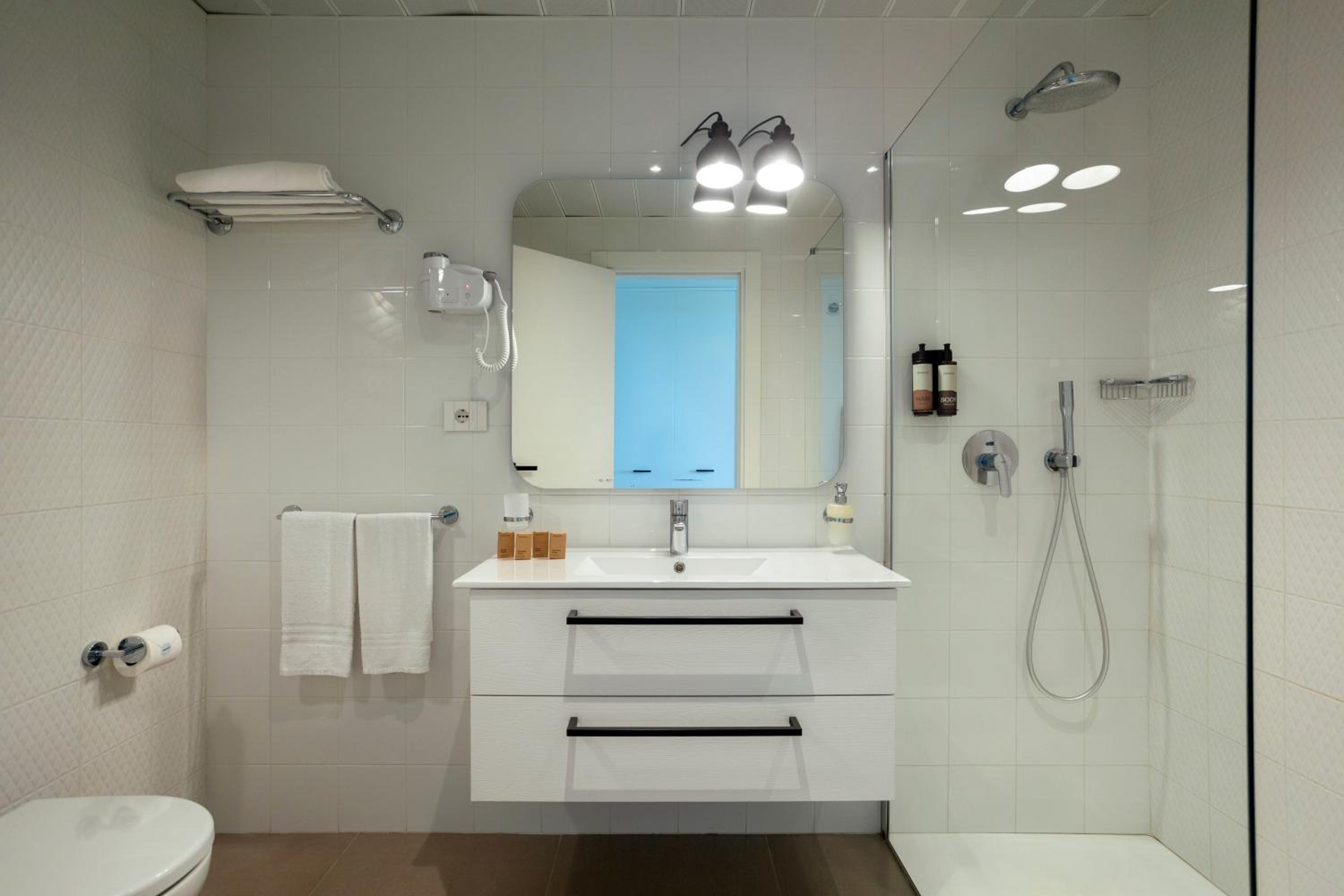 Superior Triple Room - Photo 4