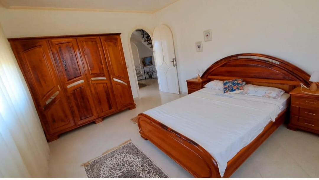 Villa photo 1