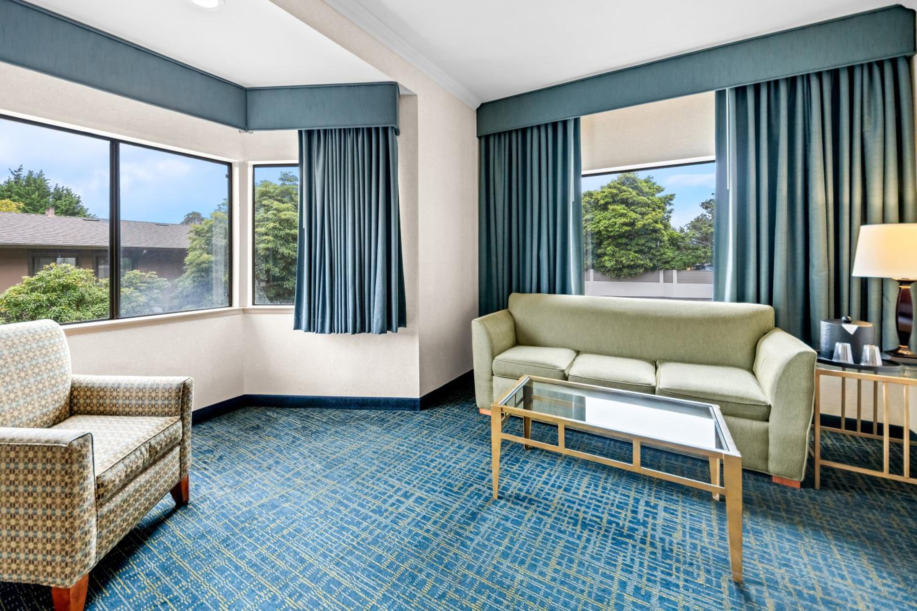 King Room with Sofa Bed - Non-Smoking - Photo 7