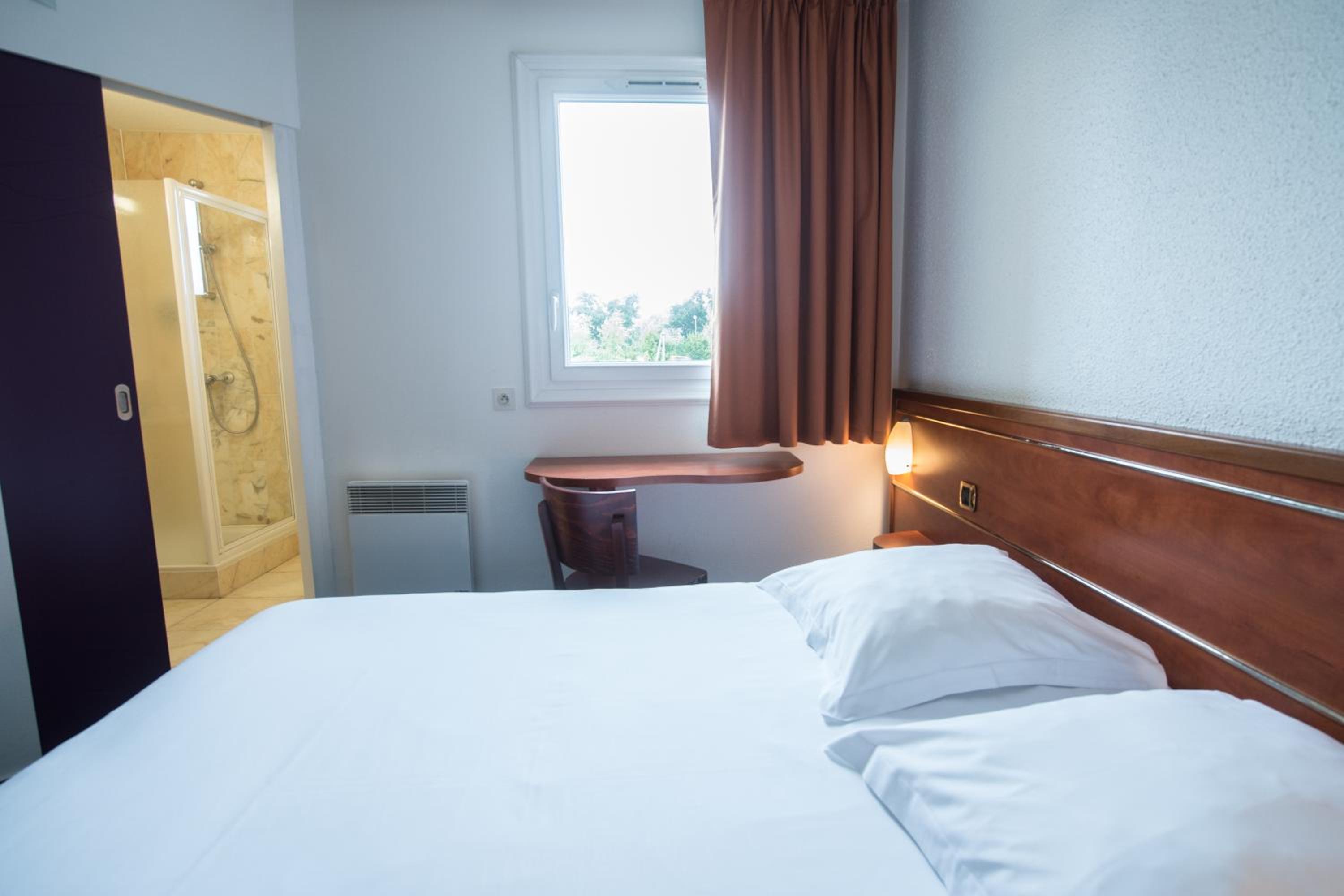 Two Adjacent Rooms (2 Adults + 2 Children) photo 1