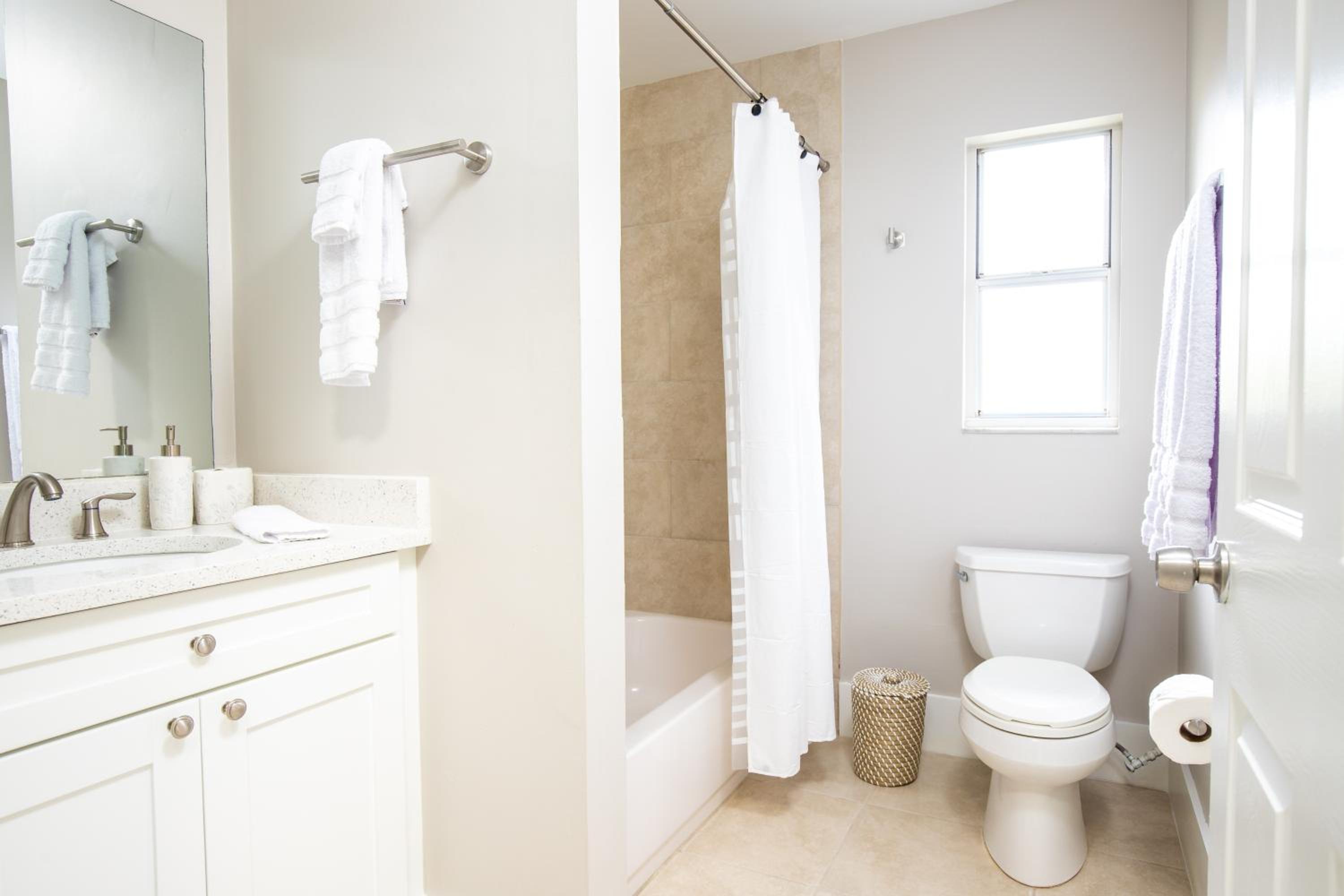Three-Bedroom House photo 2