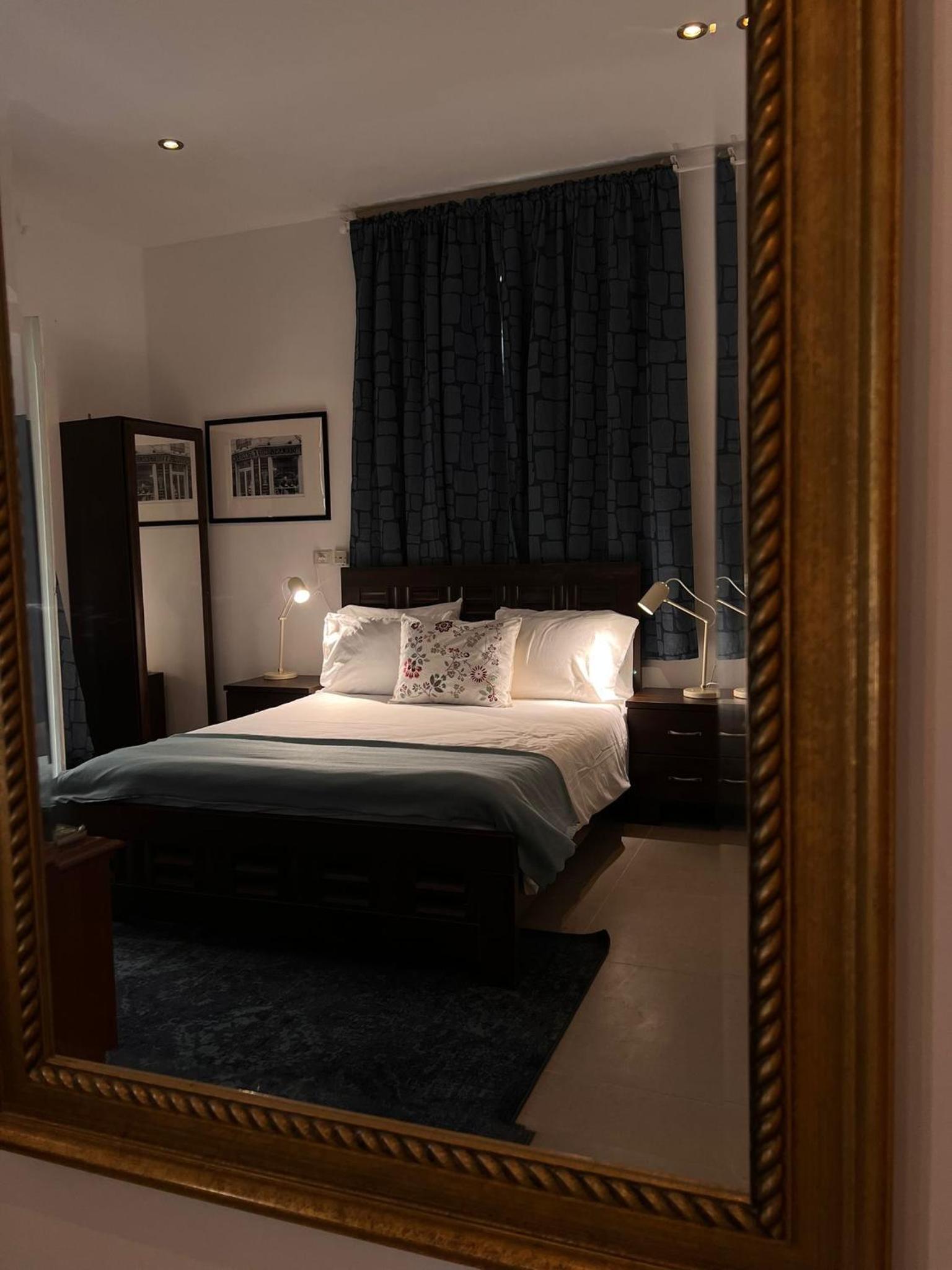 King Room with Spa Bath and Balcony - Photo 1