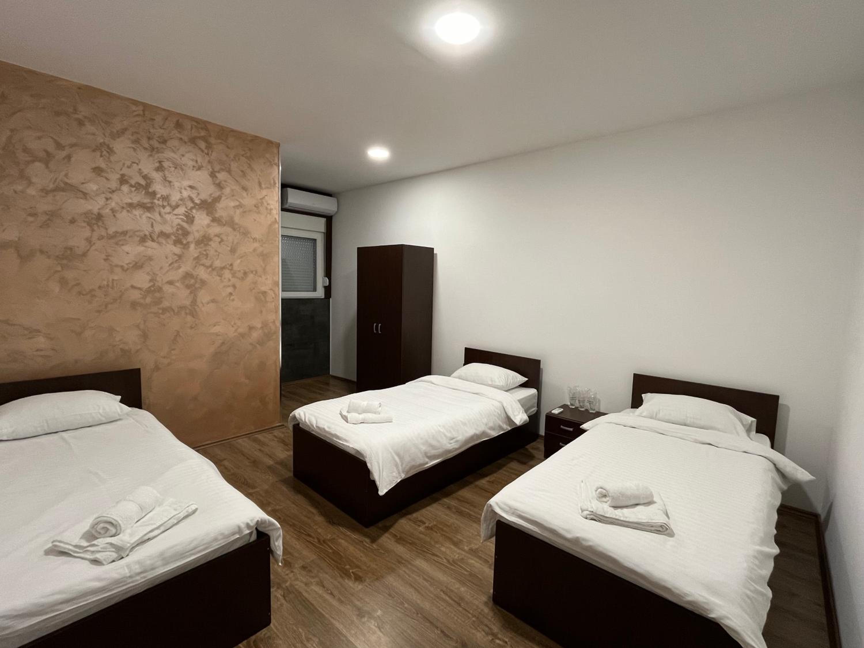 Standard Triple Room photo 2