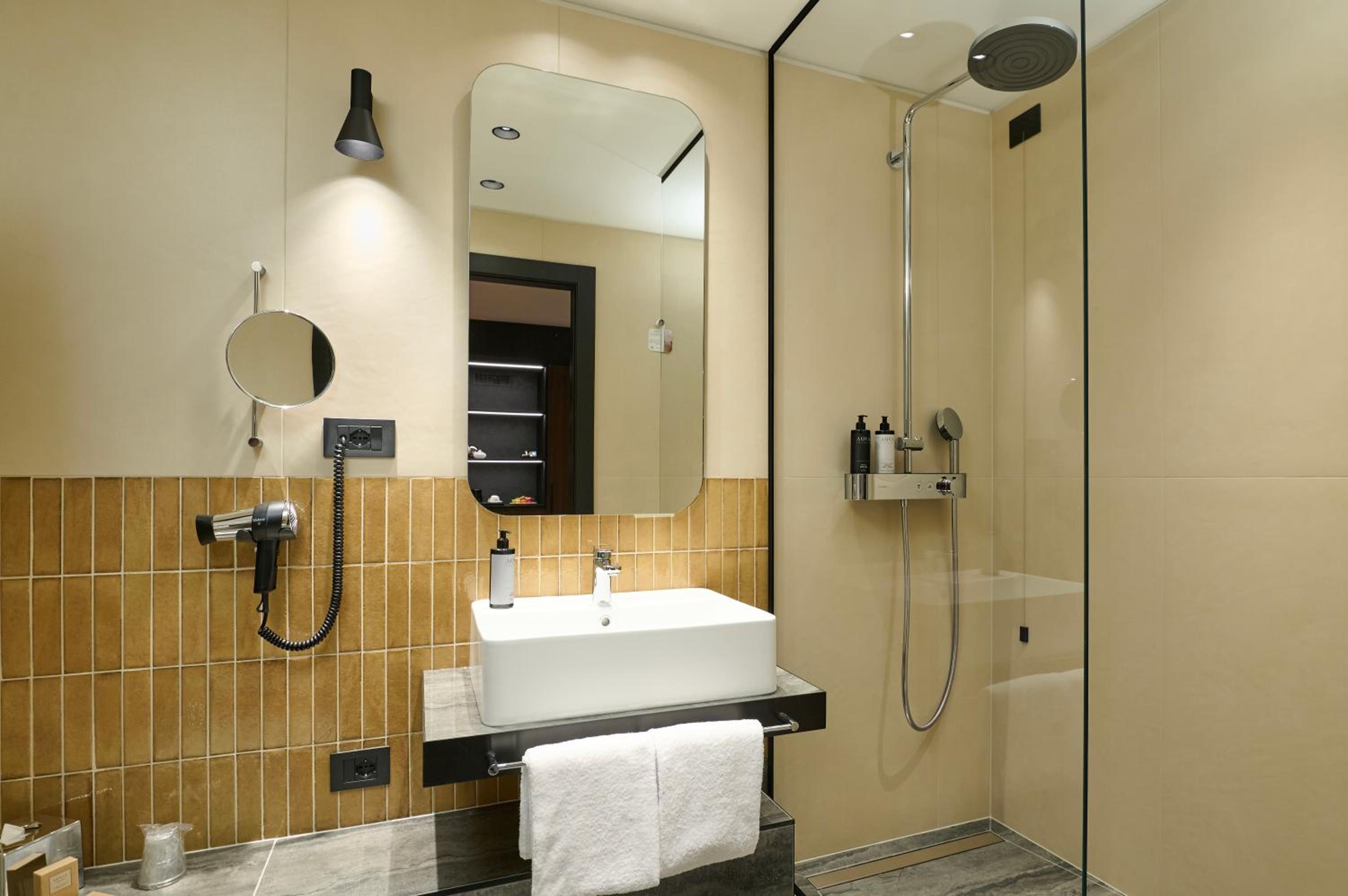 Executive double Room with Queen Size Bed  - Photo 2