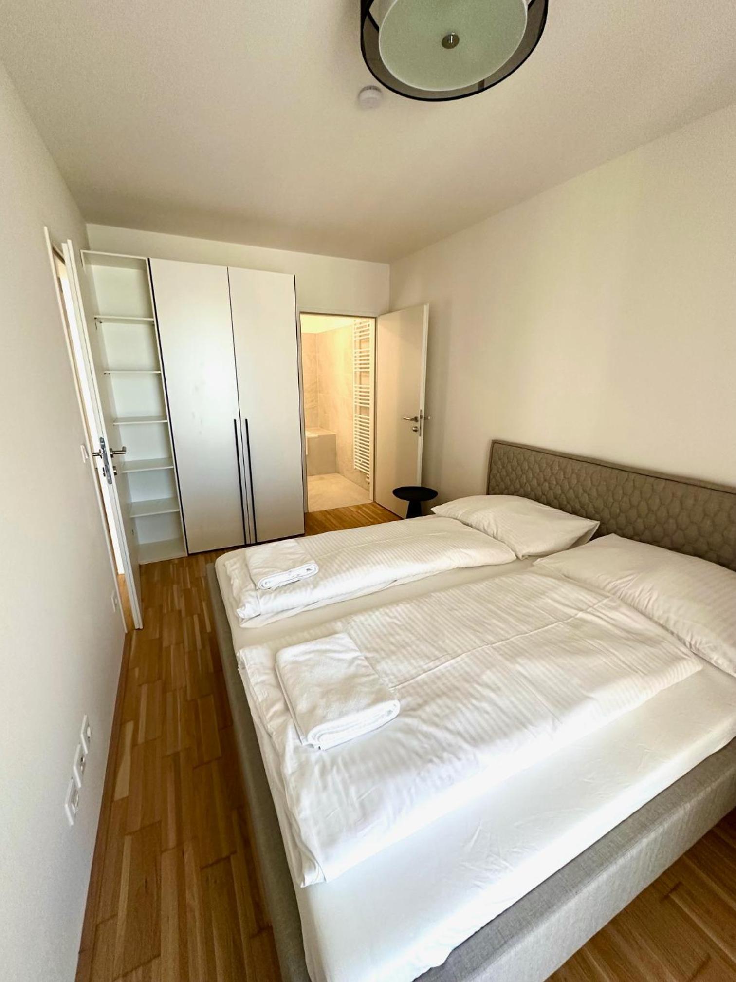 One-Bedroom Apartment with Balcony