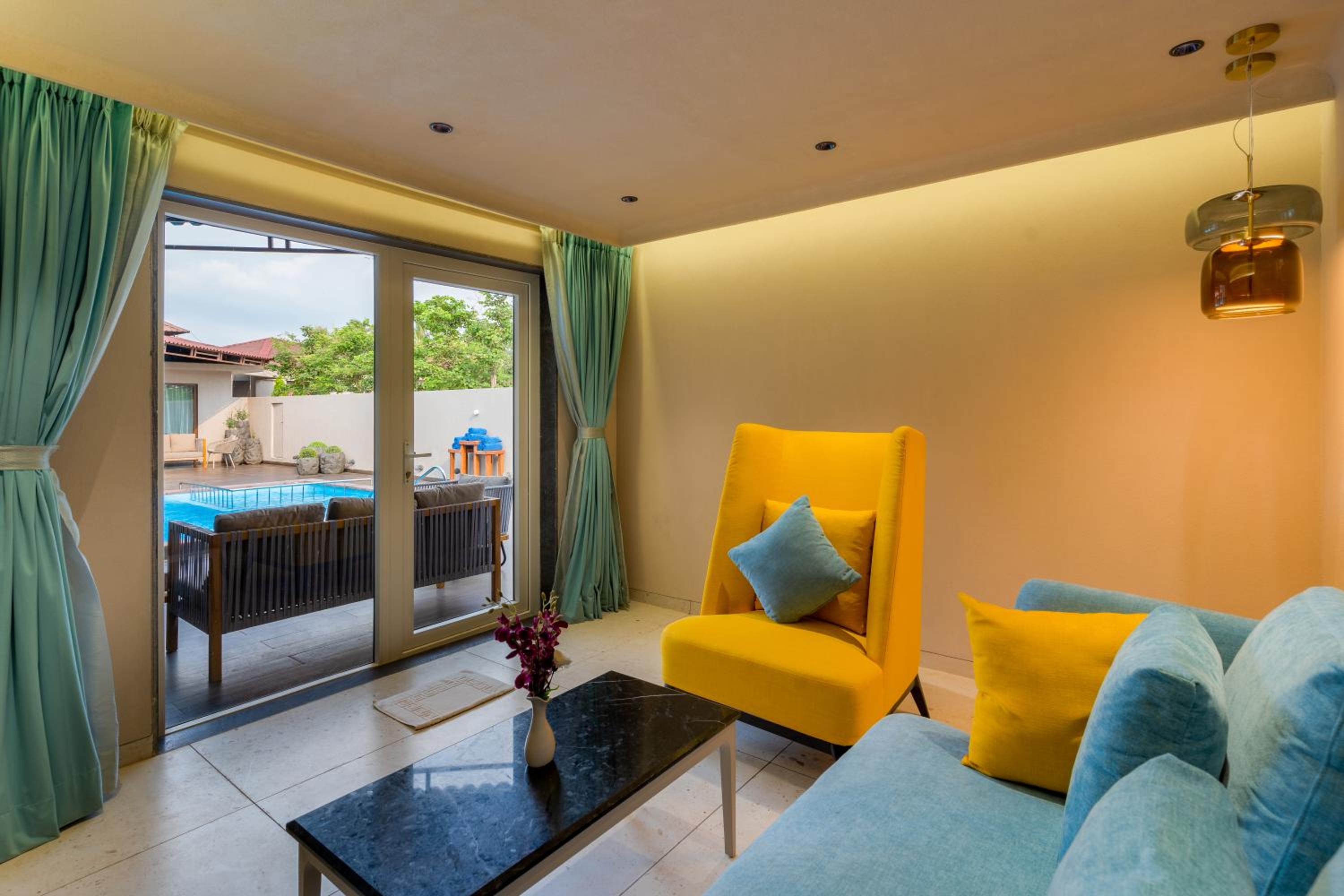 Double Room with Pool View
