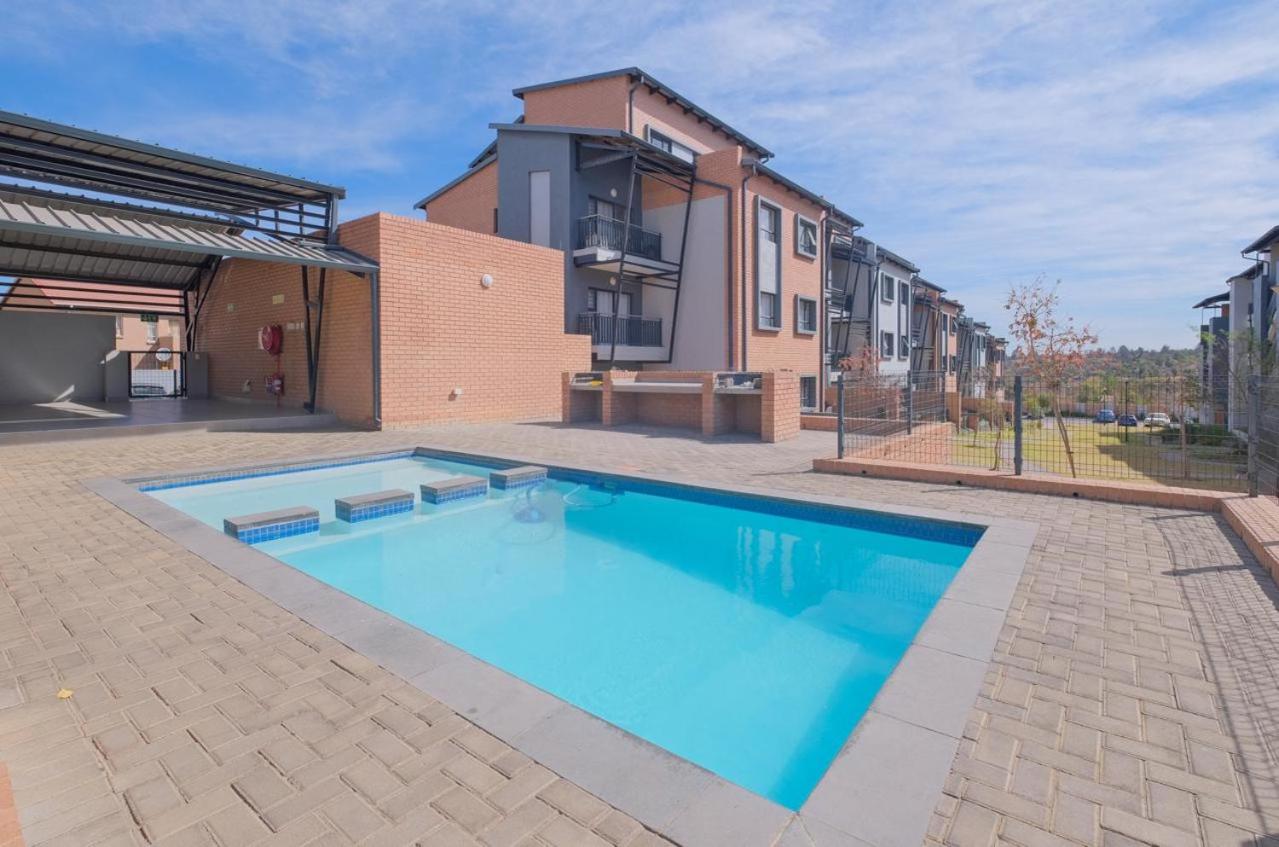 Two-Bedroom Apartment with Balcony photo 3
