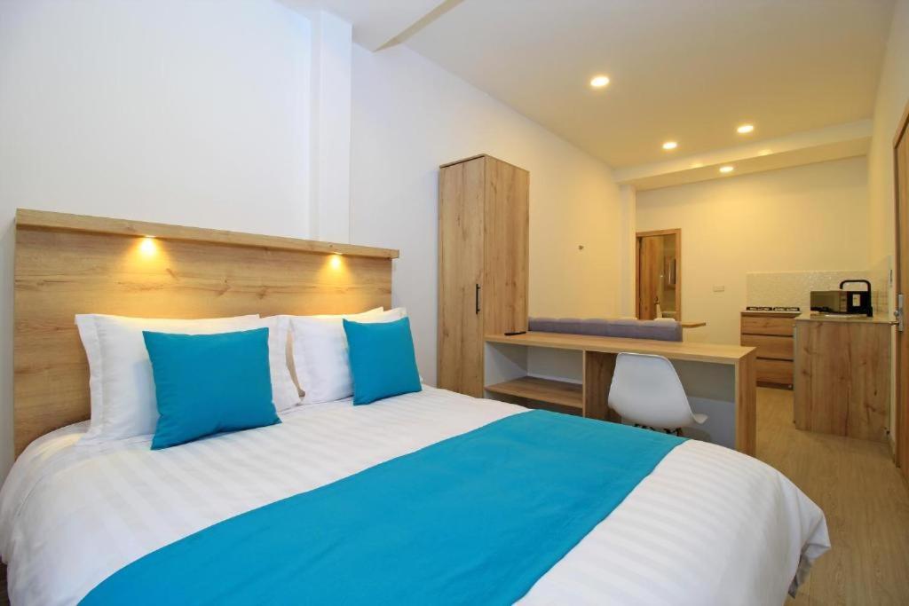 Large Single Room photo 3