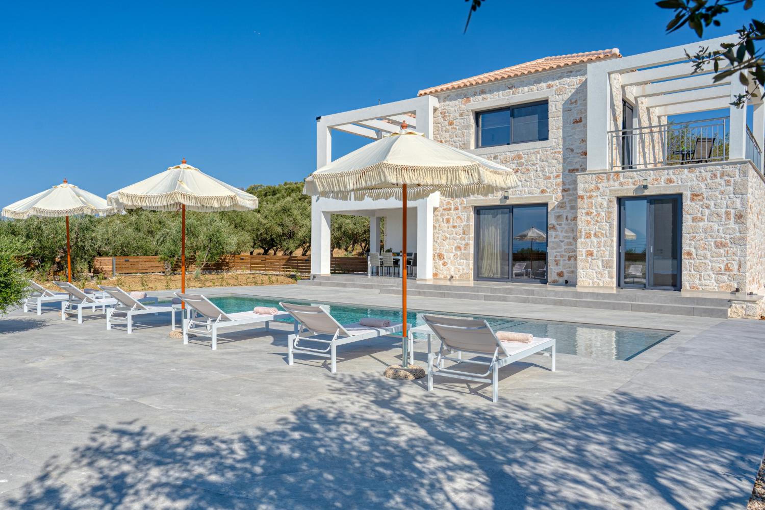 Three-Bedroom Villa photo 3
