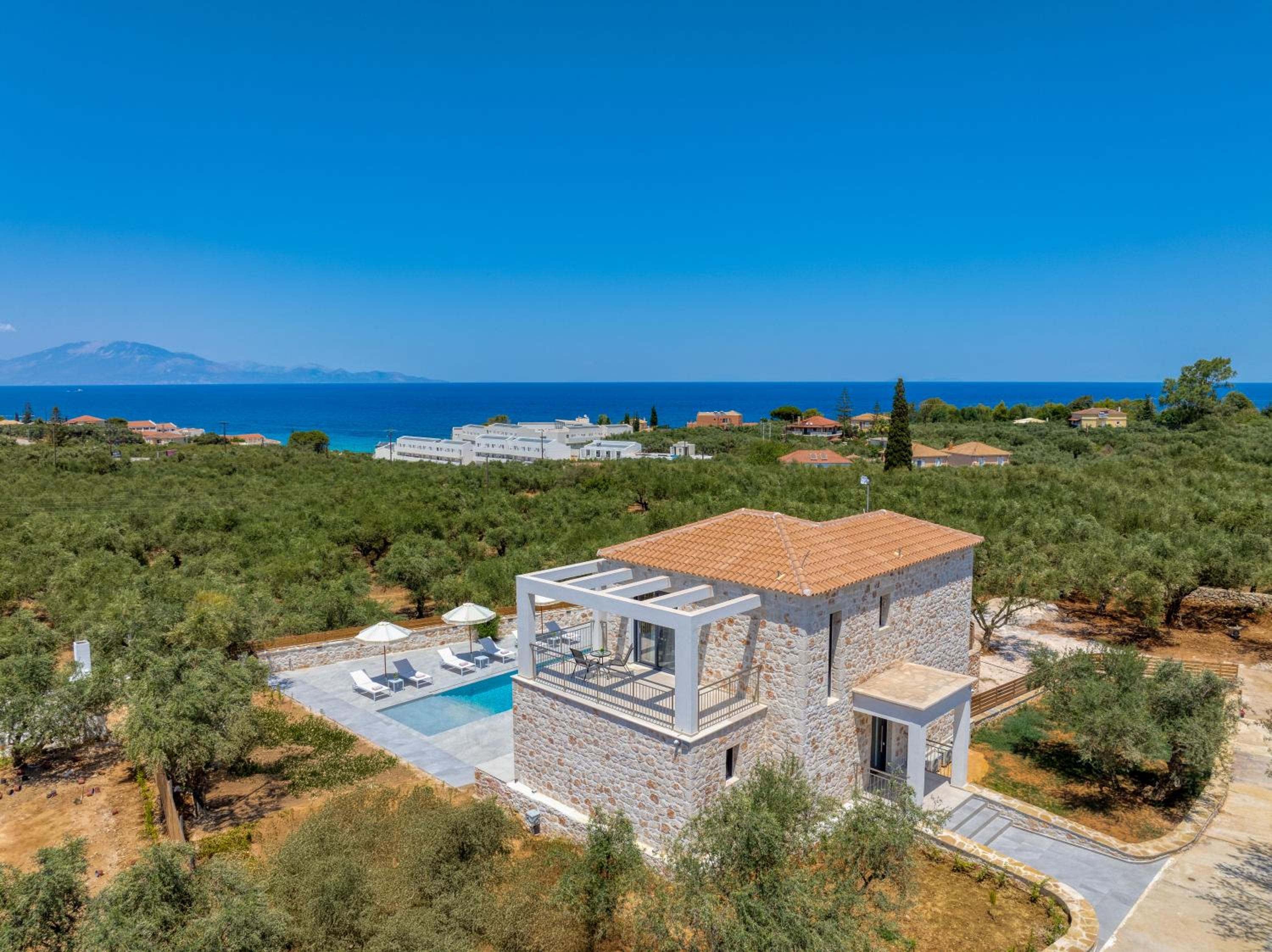 Three-Bedroom Villa photo 2