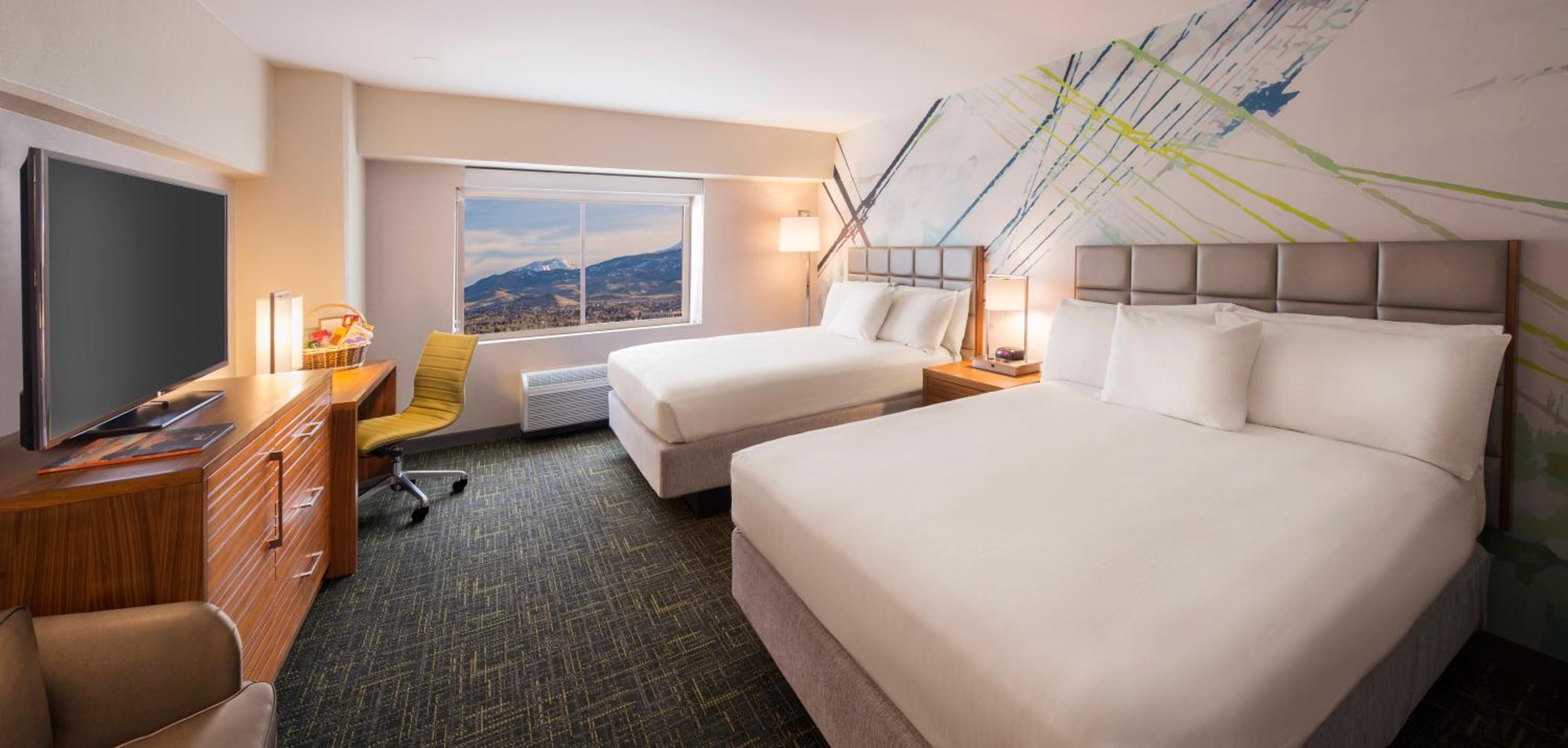 Sky Tower, Premium Room, 2 Queen, Mountain View - Photo 7
