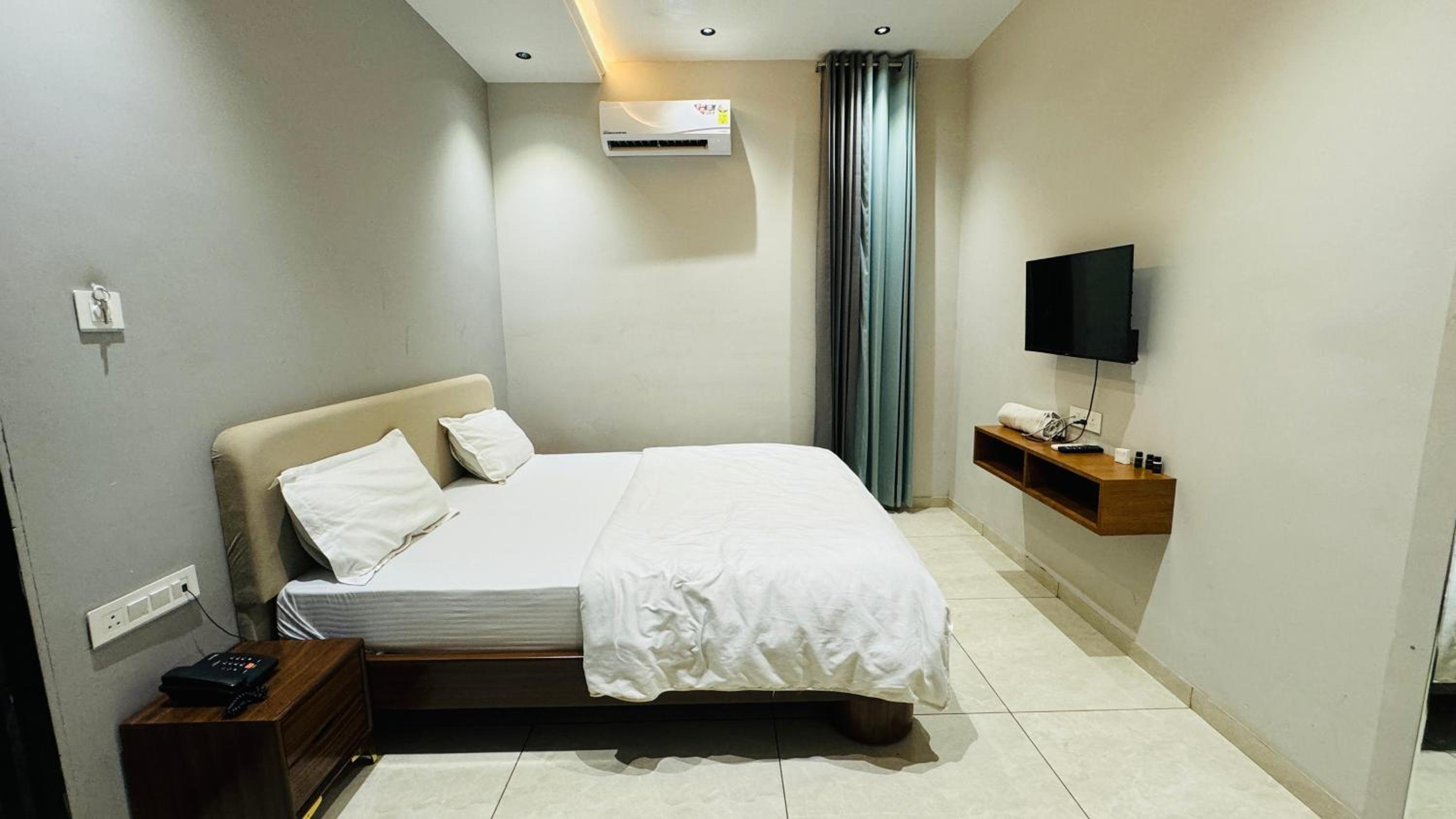 Deluxe Room - Photo 3