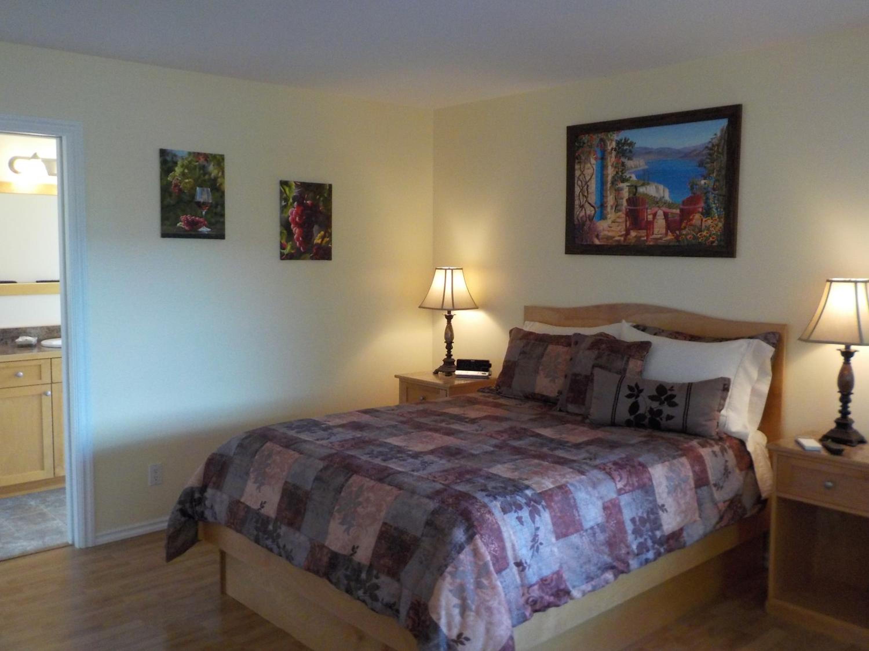 Queen Room photo 3