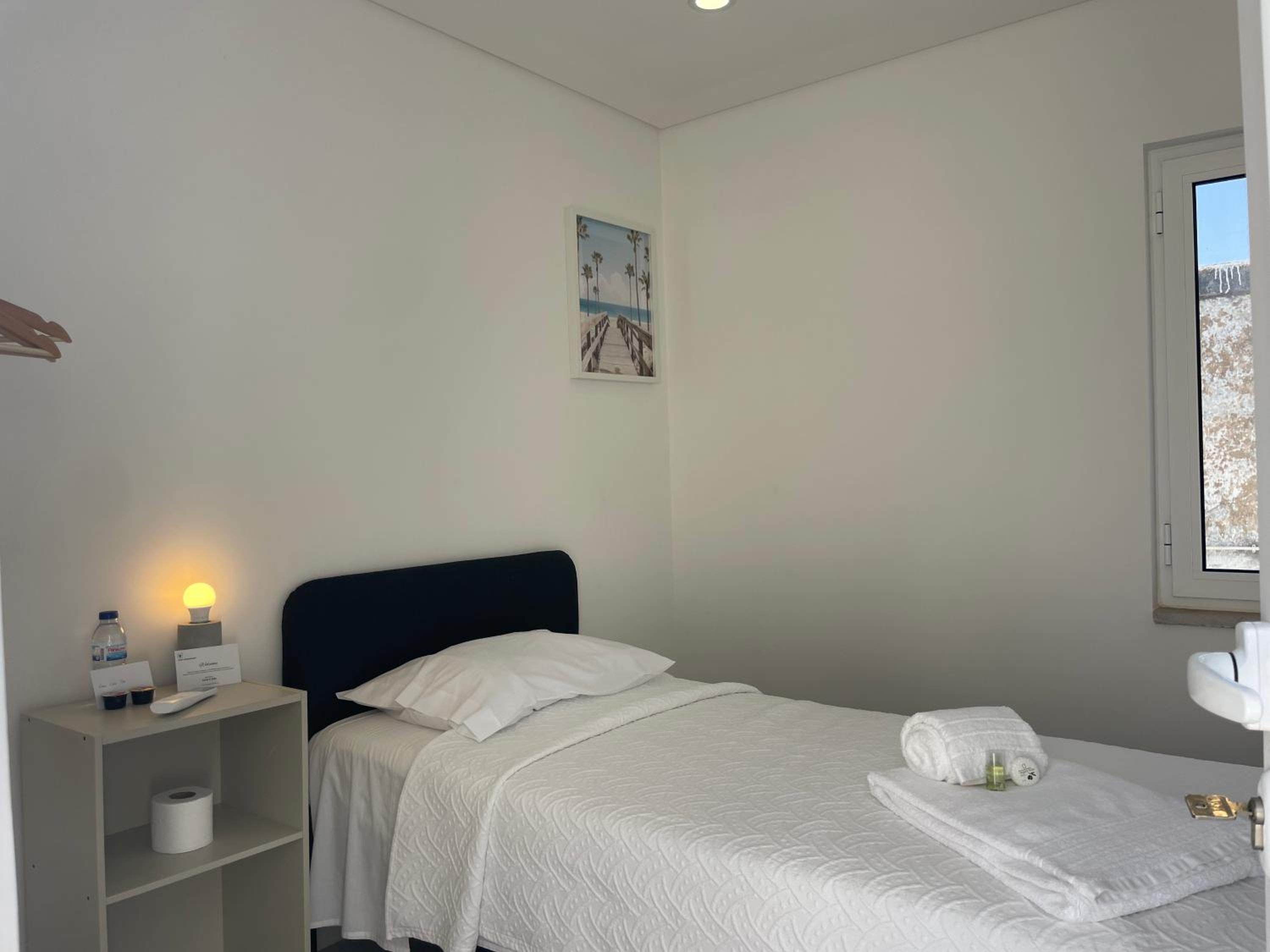 Single Room With Private Bathroom photo 1