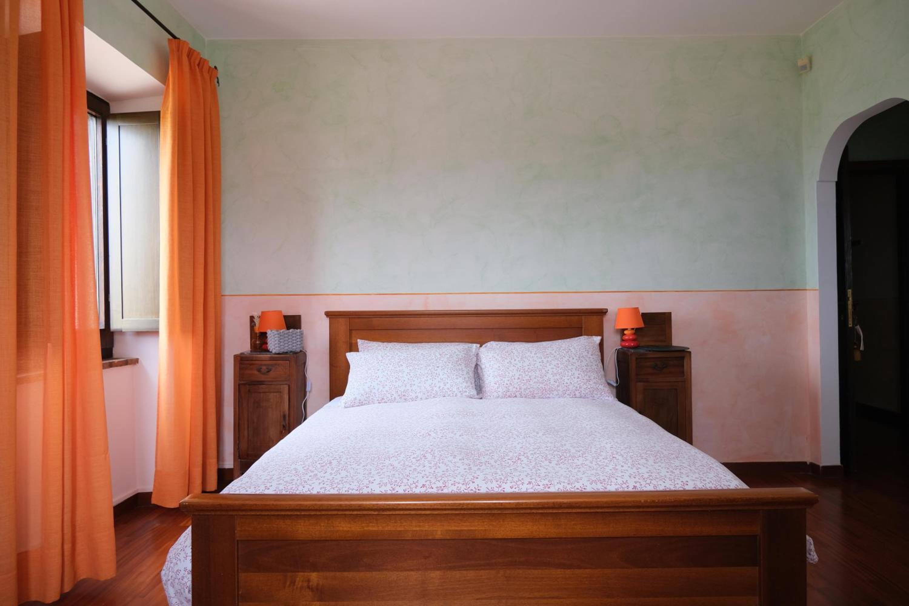 Double Room - Photo 5