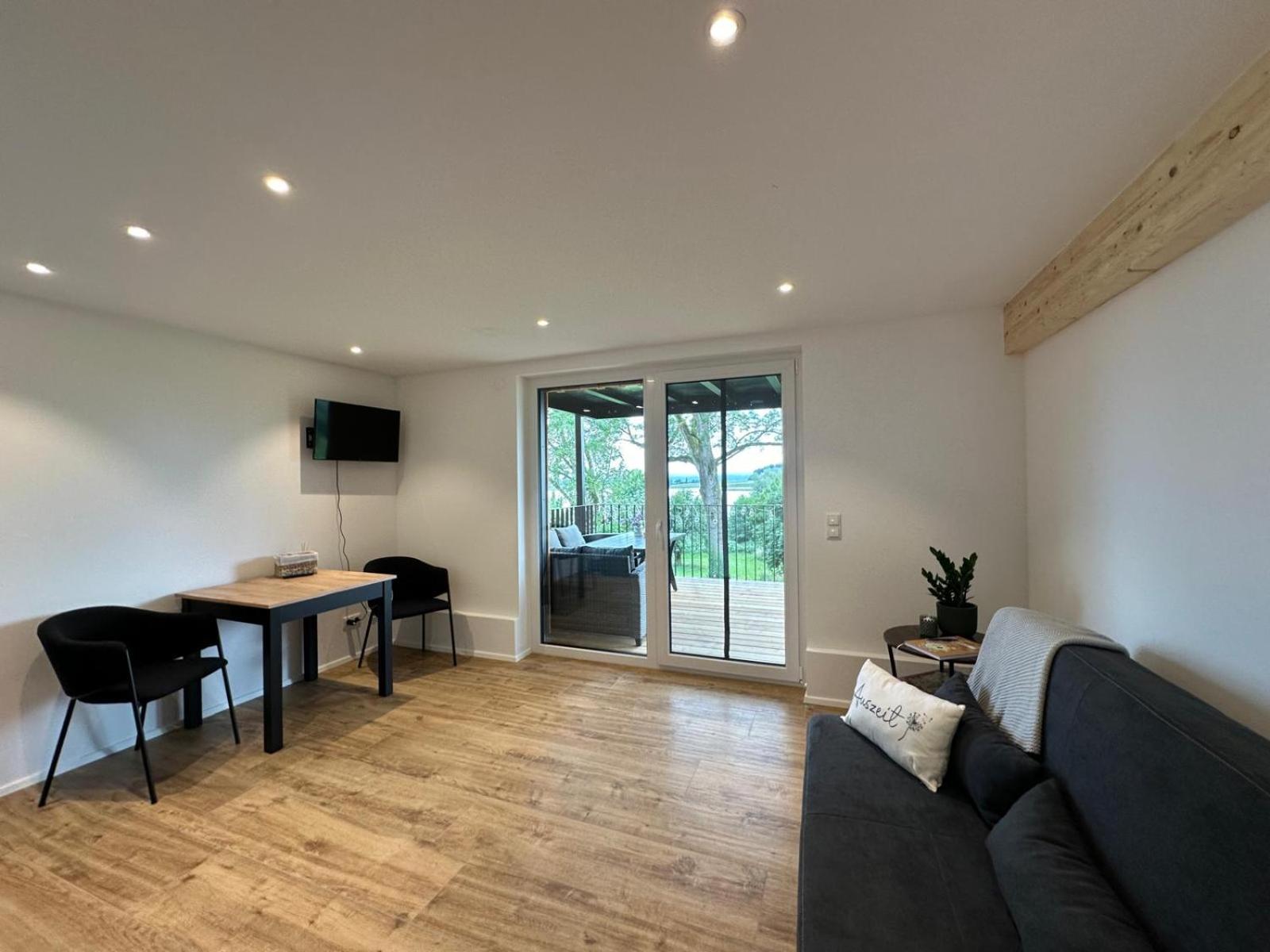 One-Bedroom Apartment with Balcony photo 1