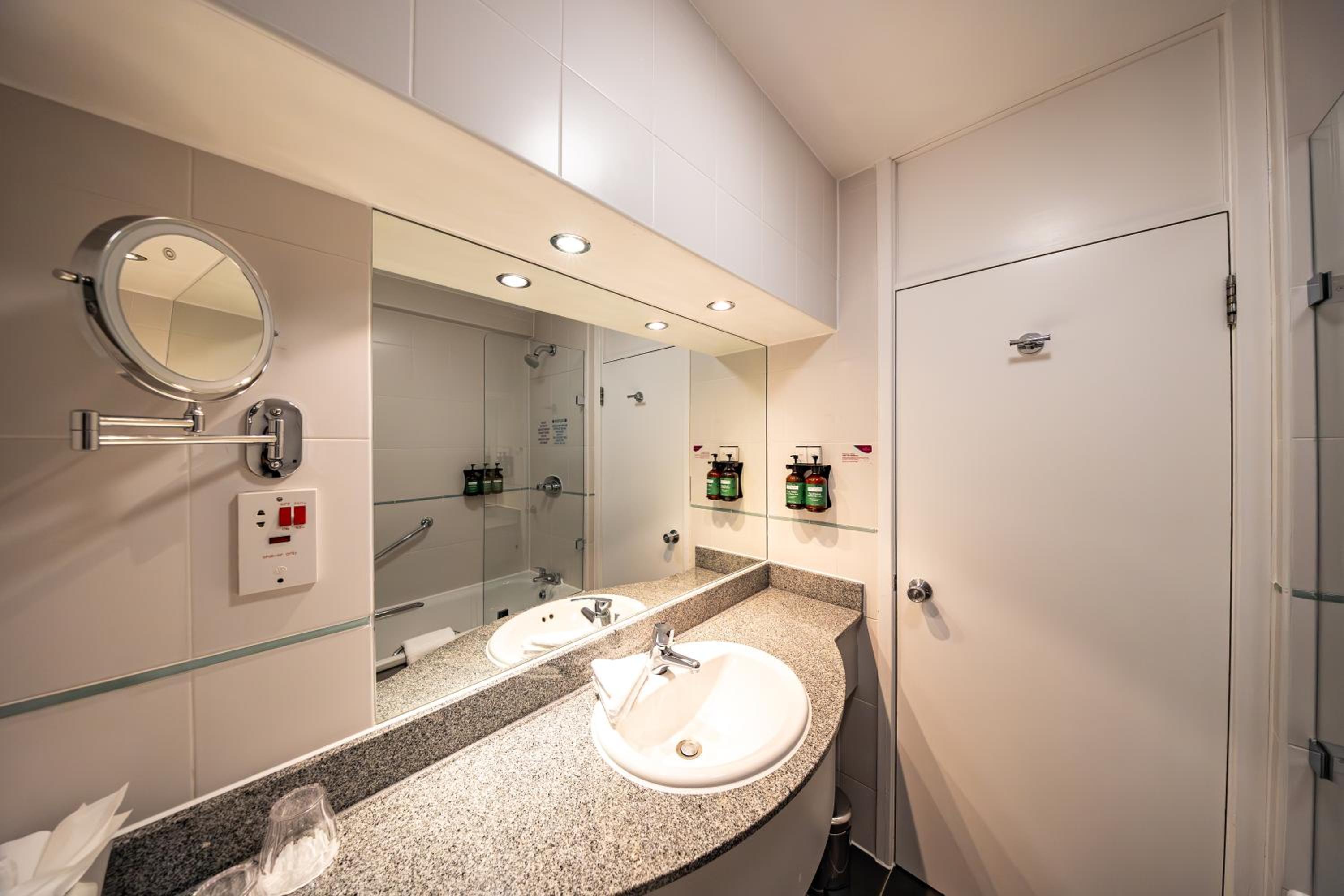 Standard Double Room - Photo 2