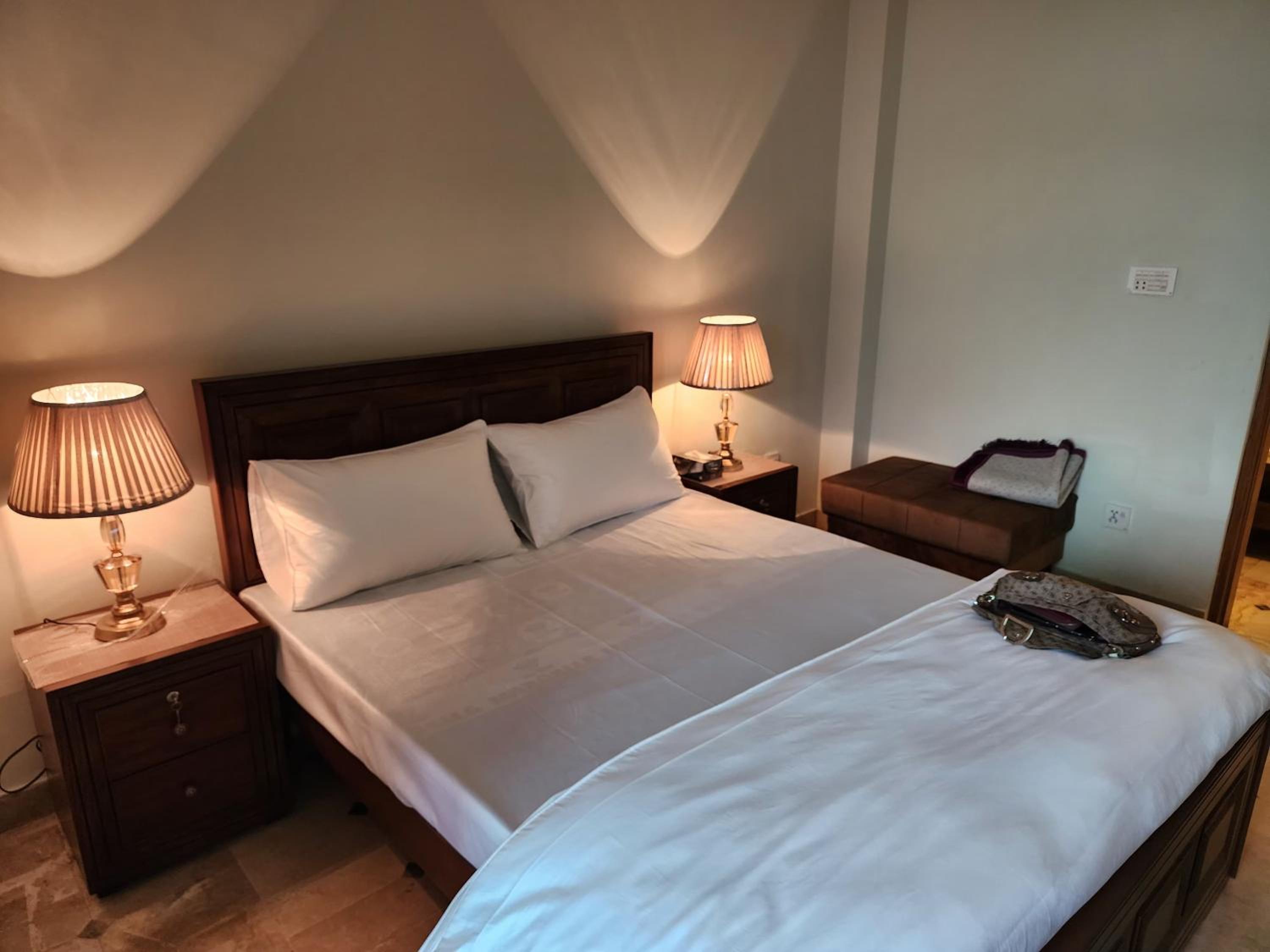 Two-Bedroom Apartment With Mountain View photo 3