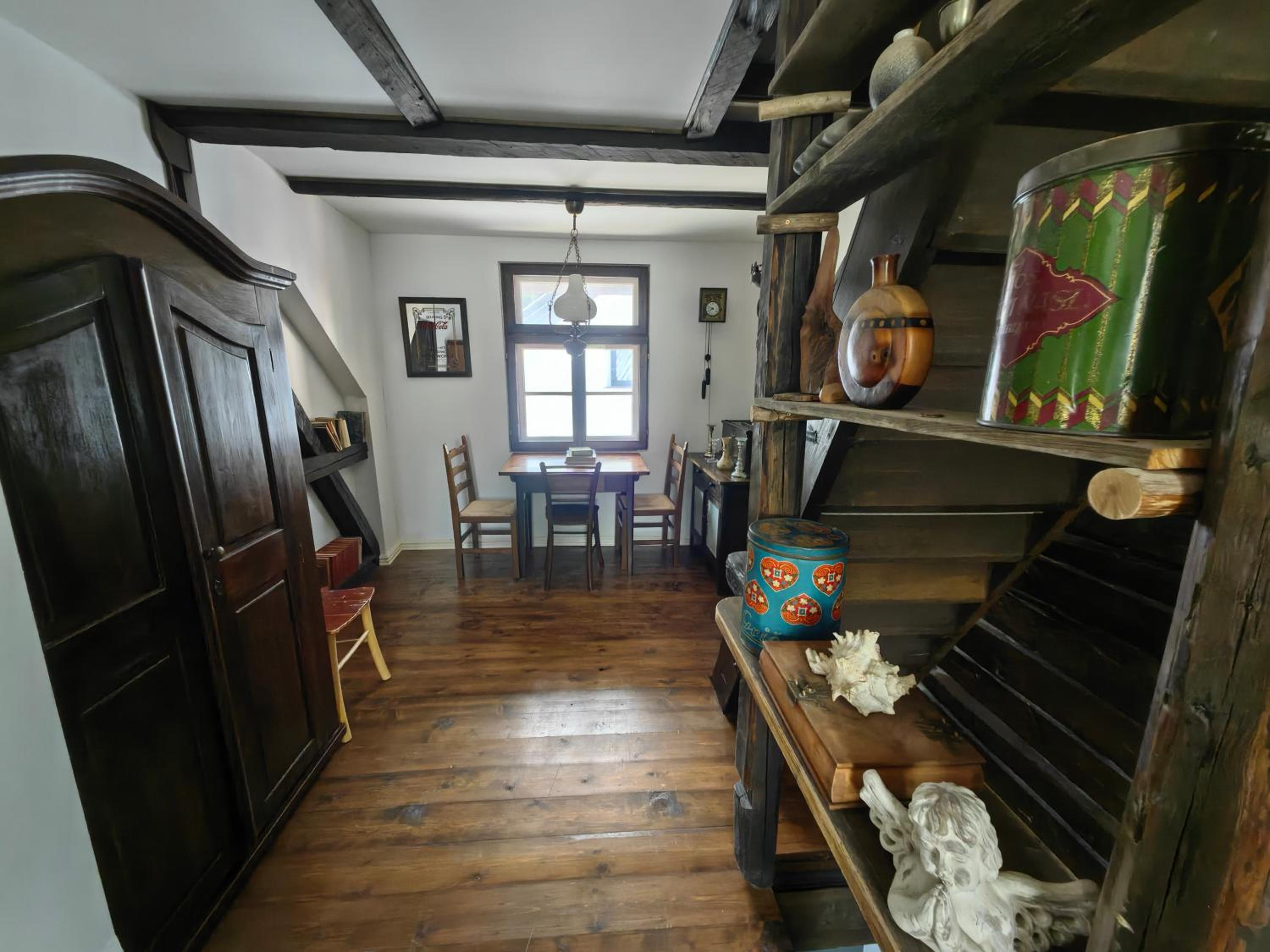 Three-Bedroom House photo 3