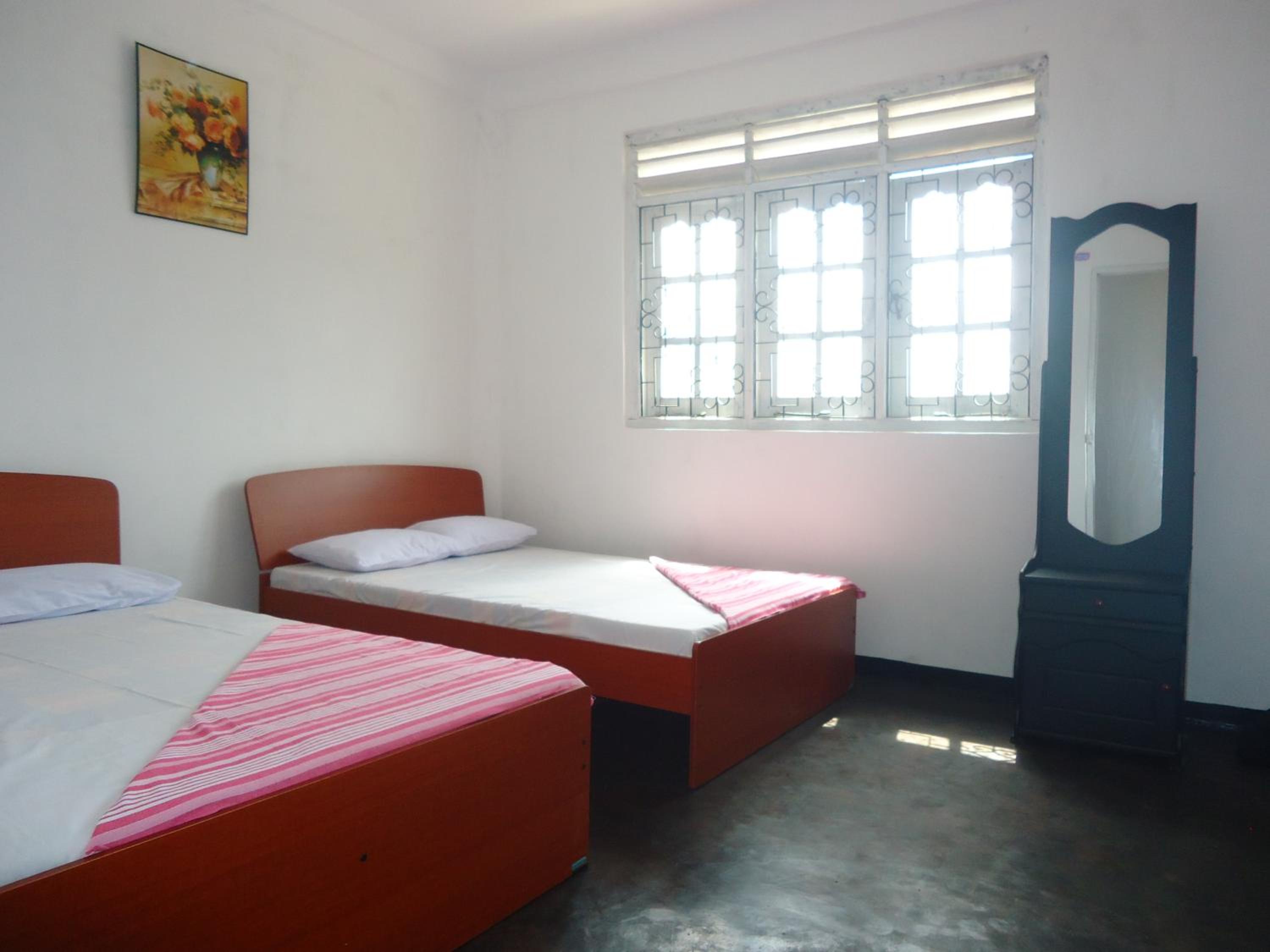 Four-Bedroom House photo 1
