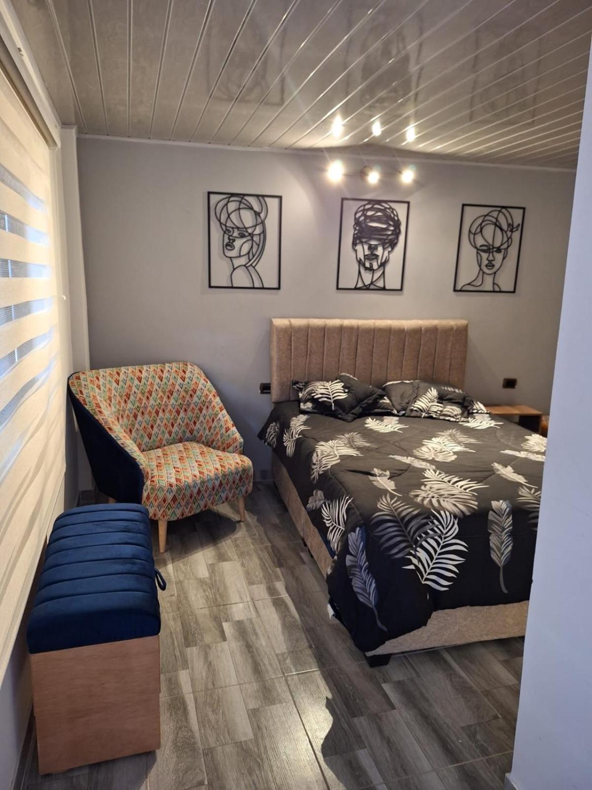 One-Bedroom Apartment photo 1