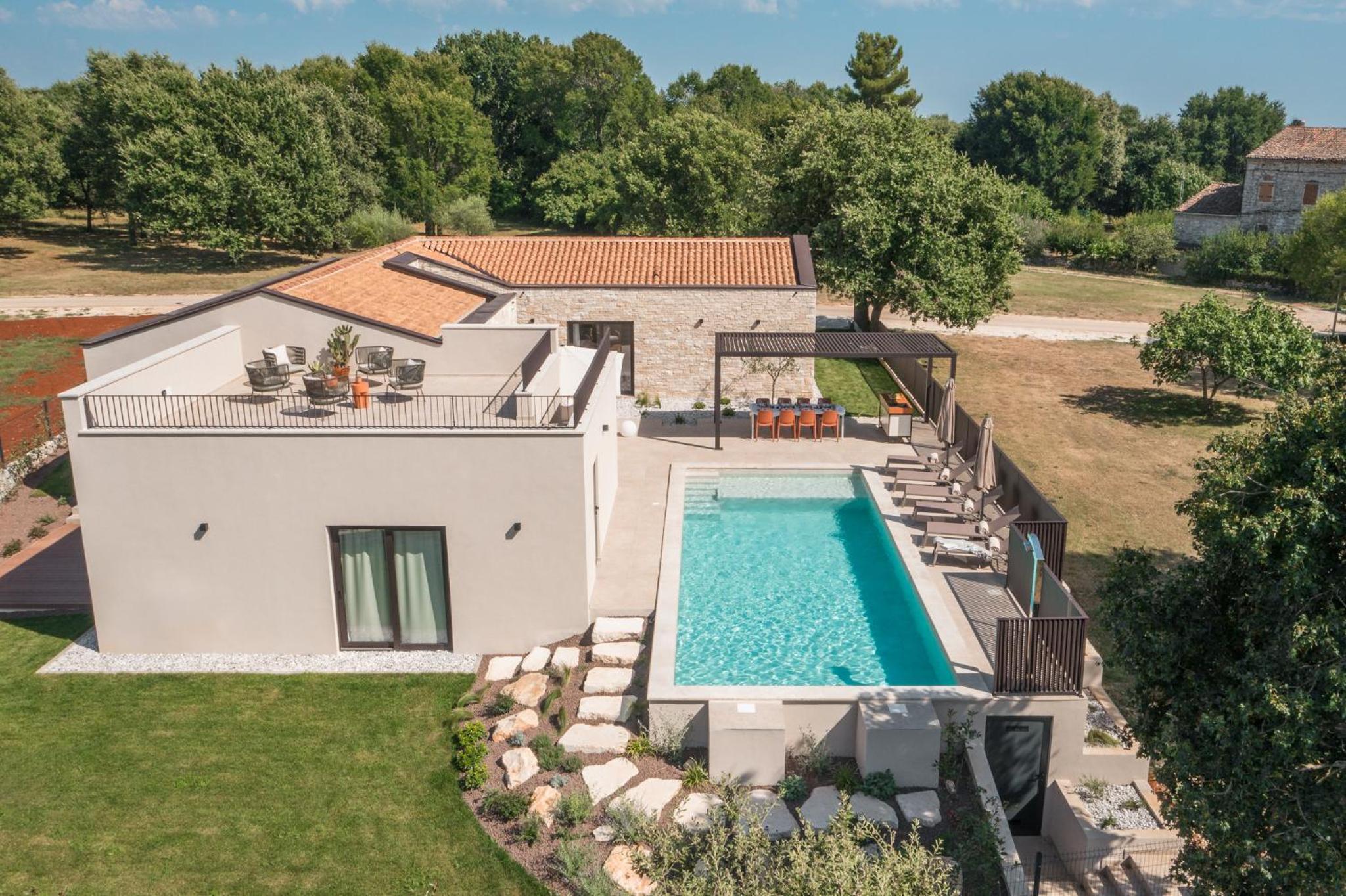 Deluxe Villa photo 2